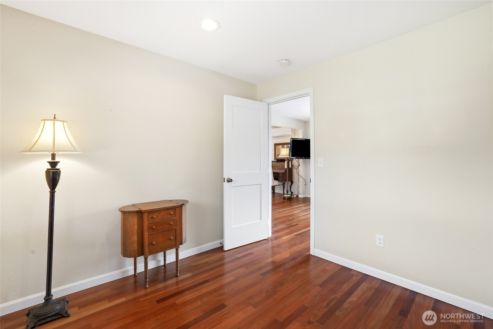 6917 Rainier Avenue , Gig Harbor, WA 98335
