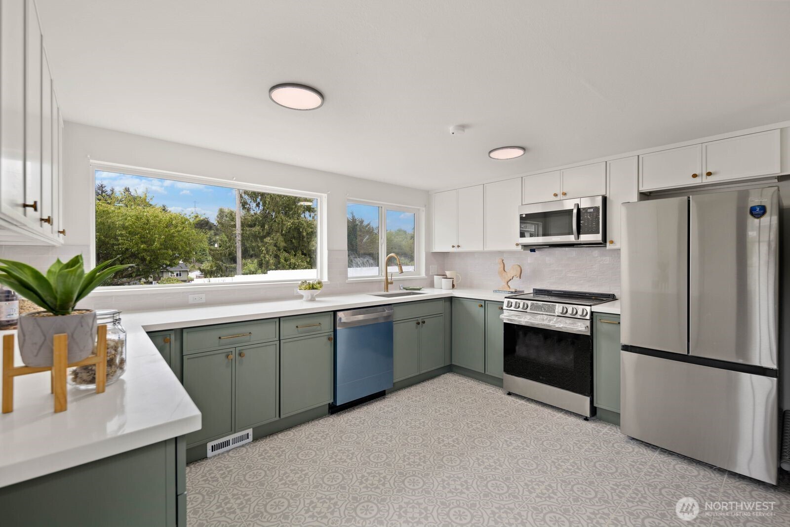7035 S Prospect Street , Tacoma, WA 98409-5949