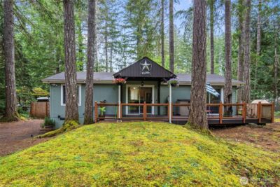 30 N Carp Place N, Hoodsport, WA 98548