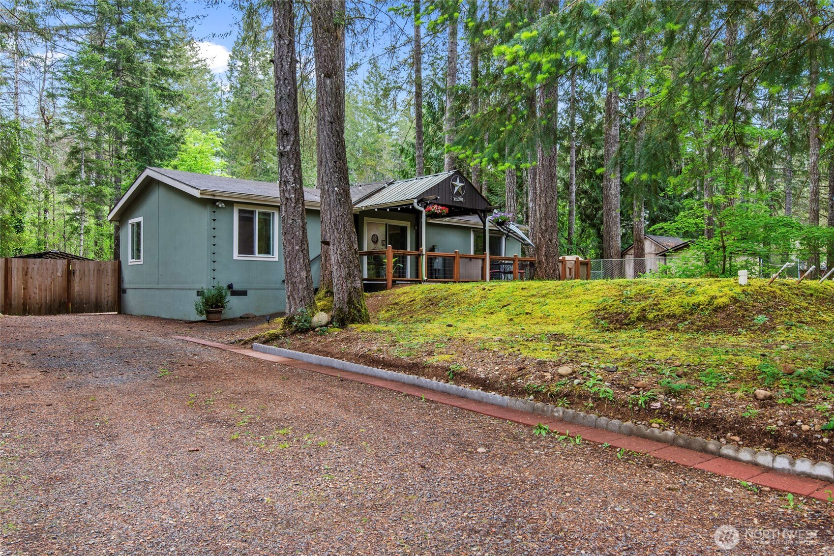 30 N Carp Place N, Hoodsport, WA 98548