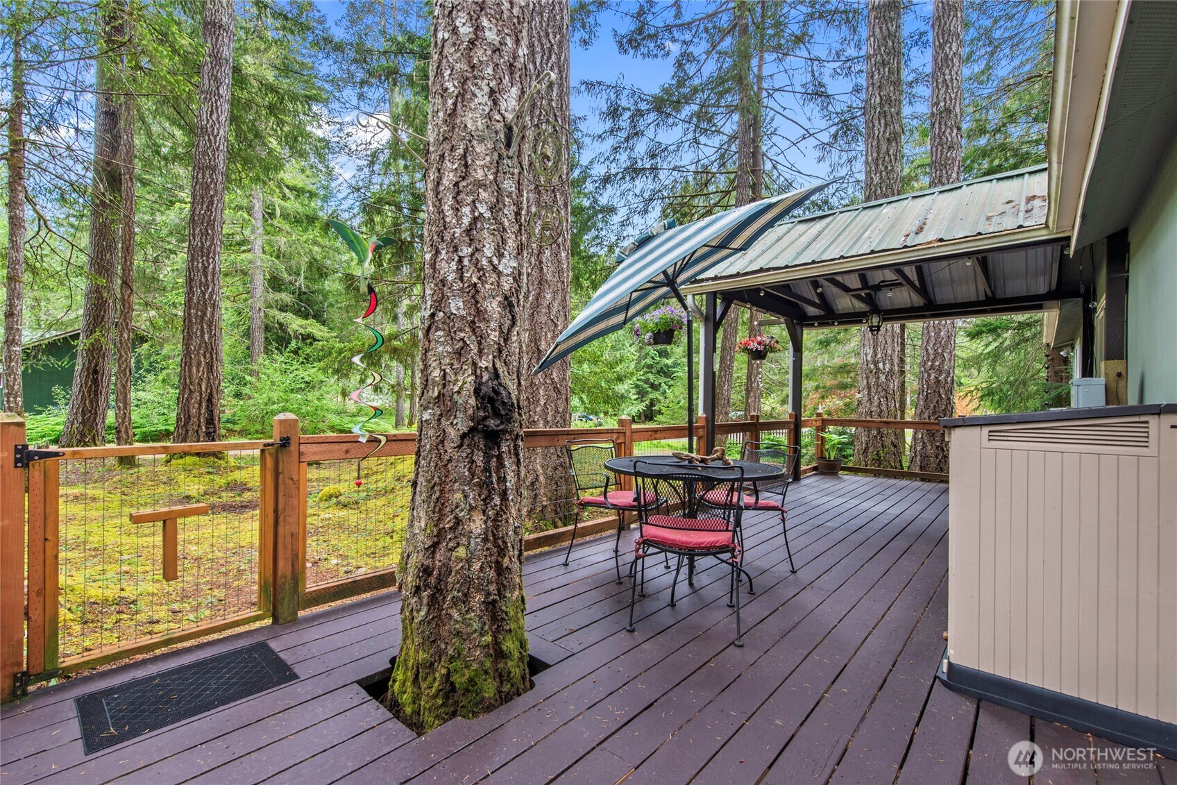 30 N Carp Place N, Hoodsport, WA 98548