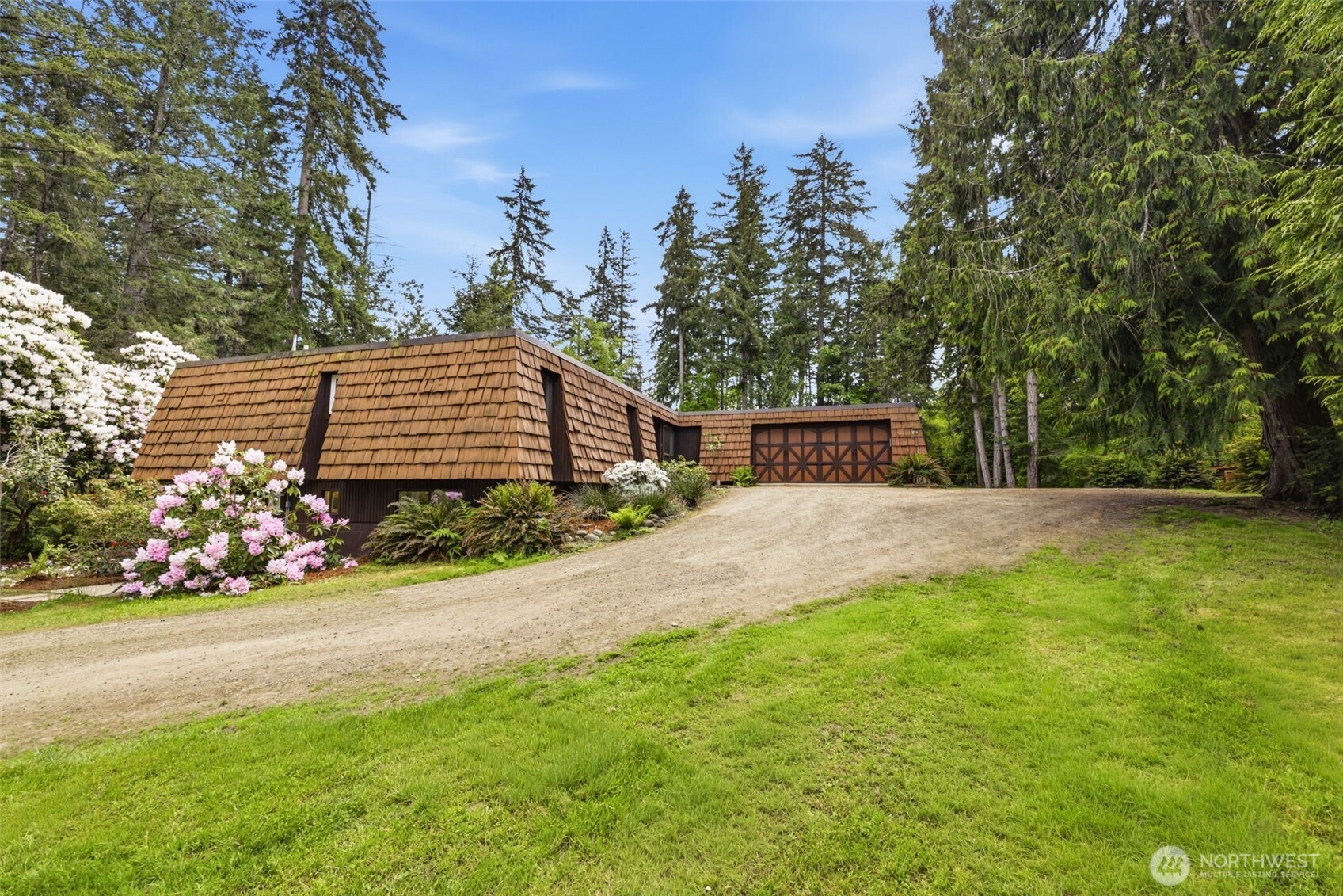 870 10th Lane , Fox Island, WA 98333