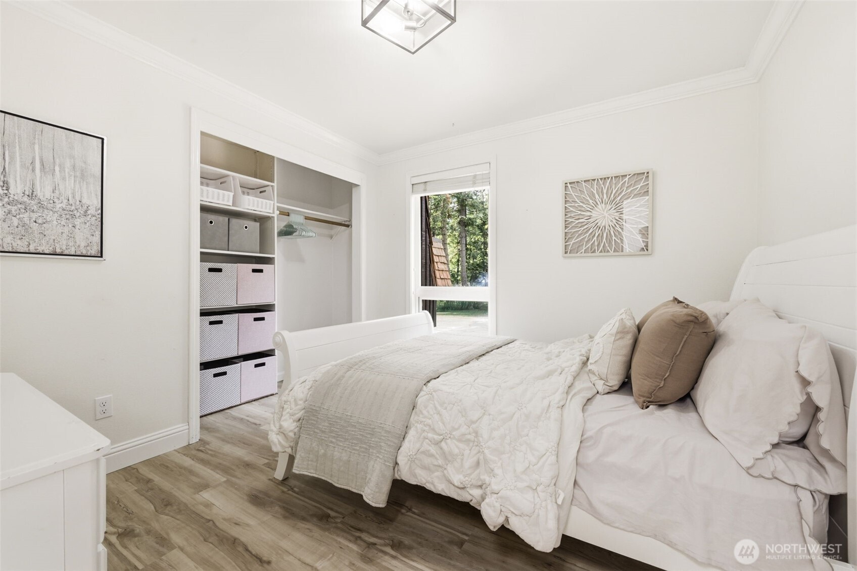 870 10th Lane , Fox Island, WA 98333