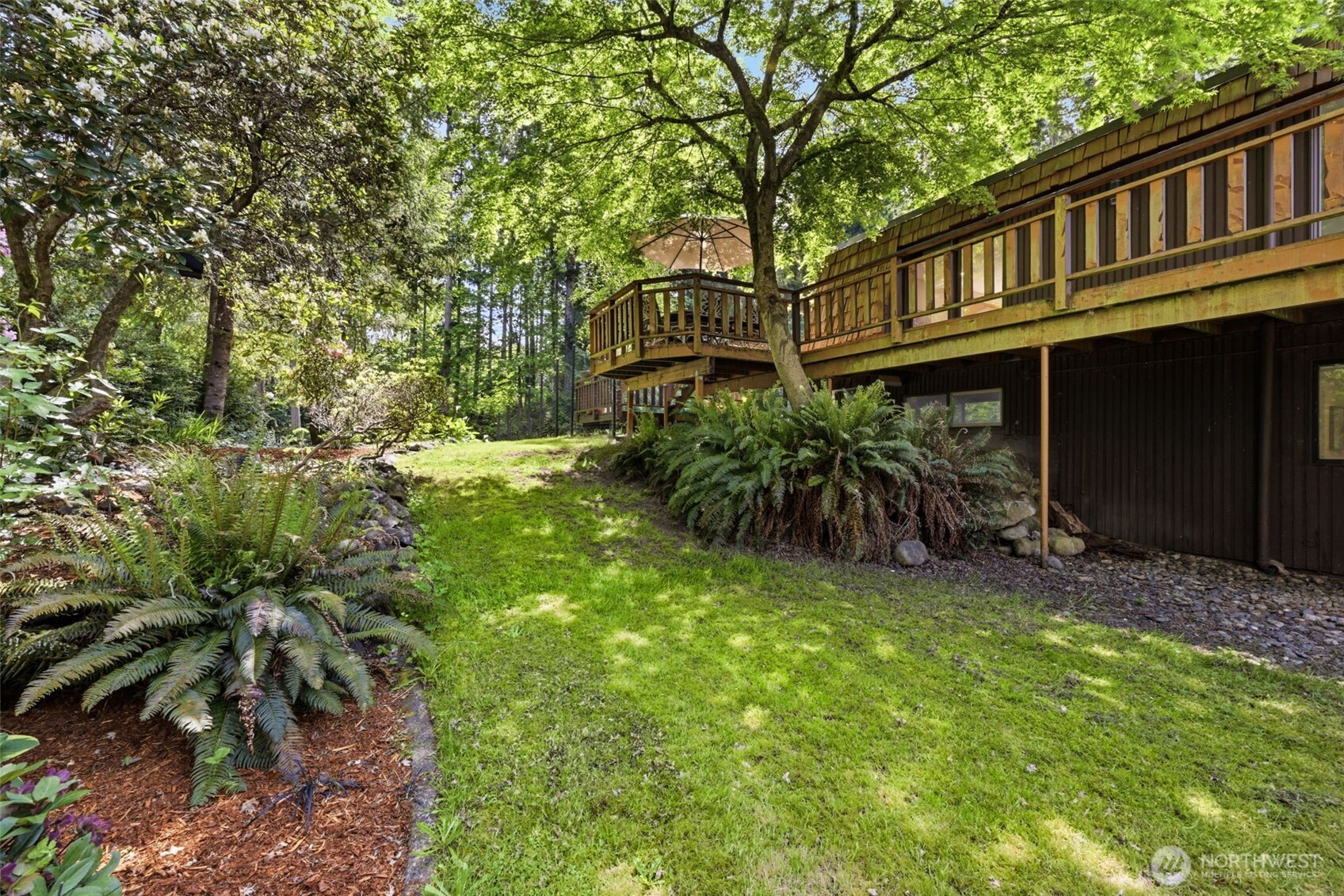 870 10th Lane , Fox Island, WA 98333