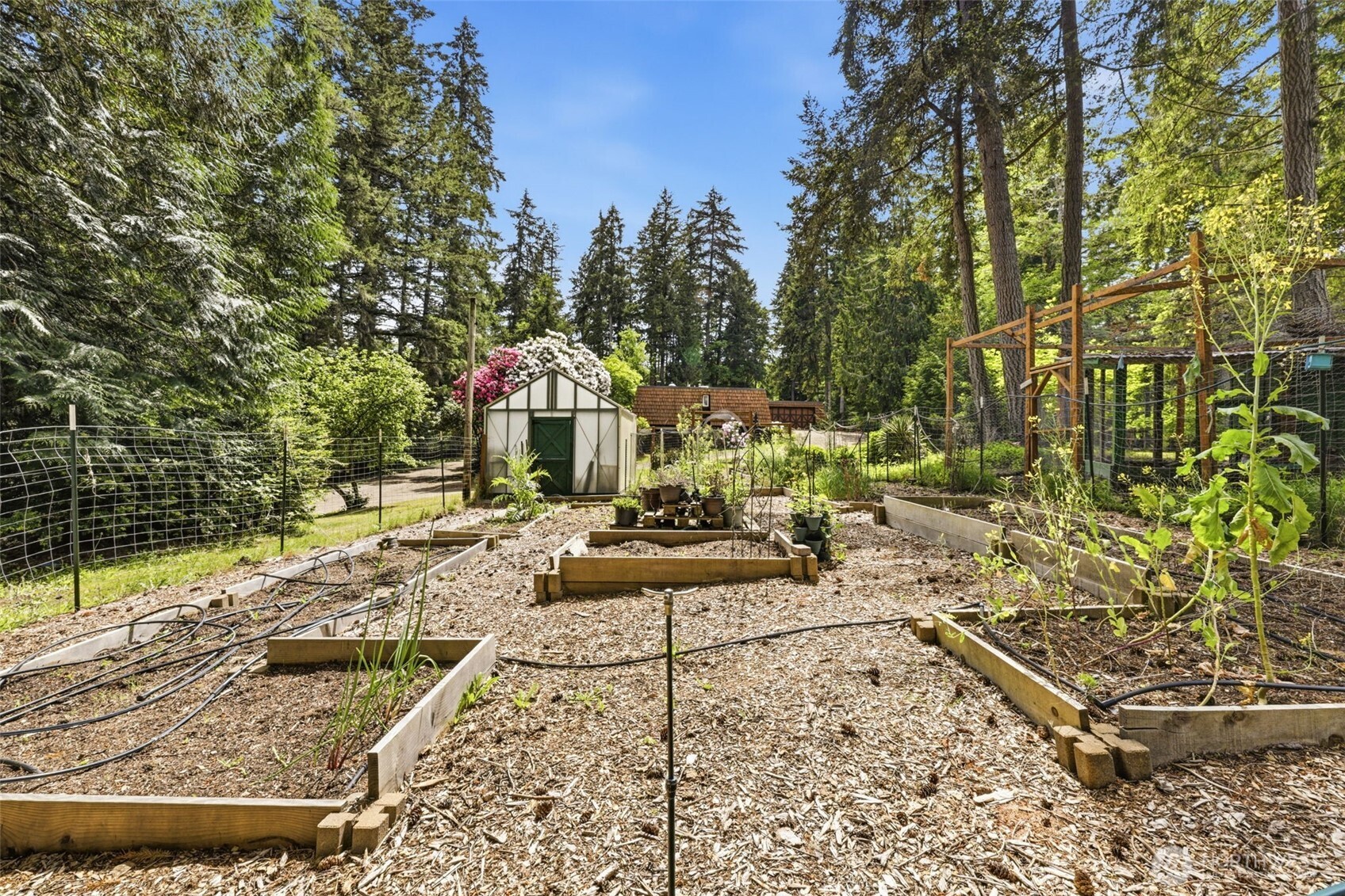 870 10th Lane , Fox Island, WA 98333