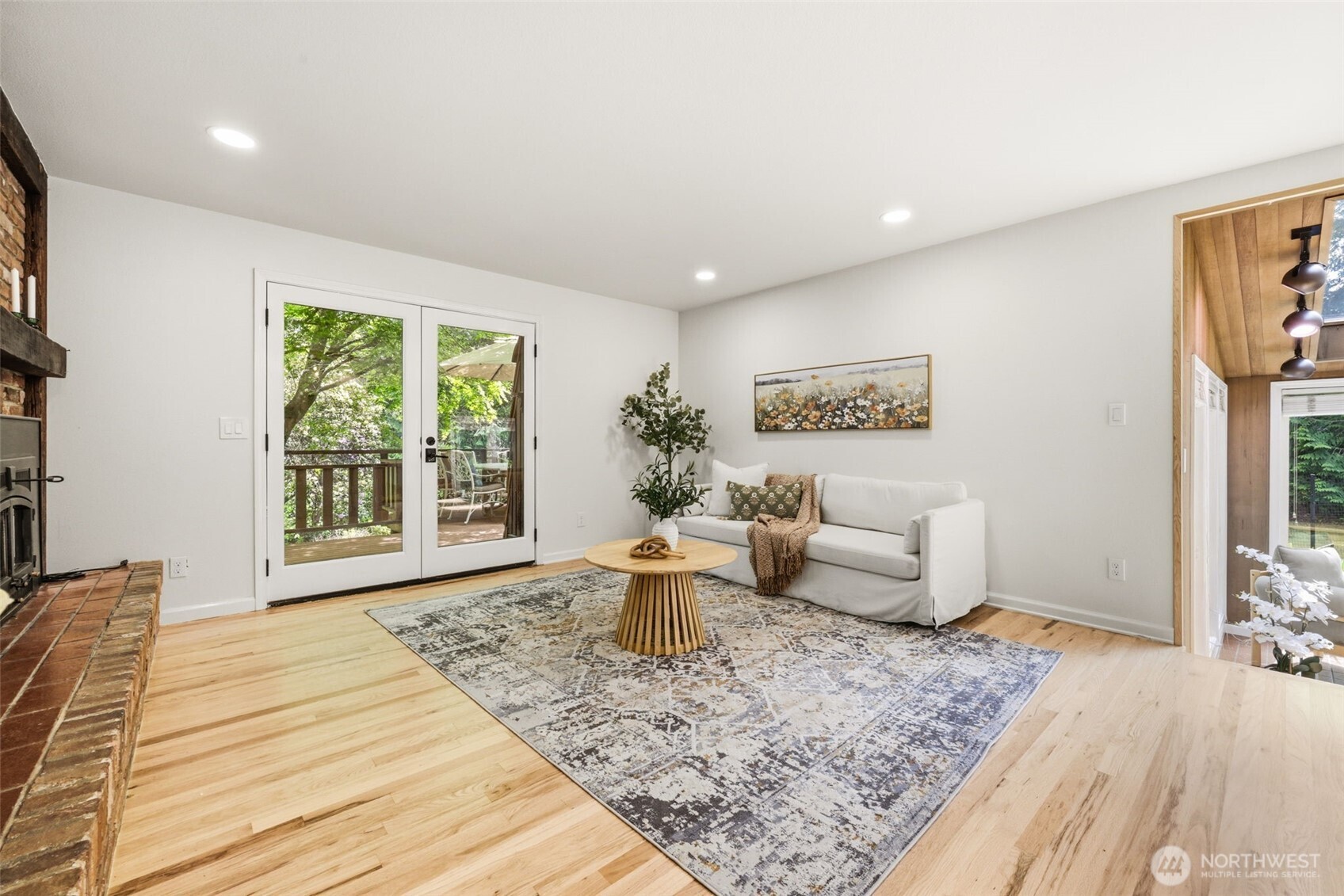 870 10th Lane , Fox Island, WA 98333