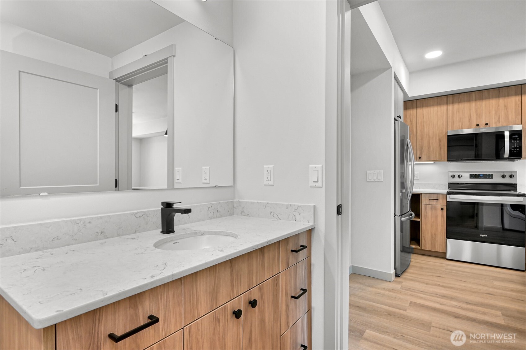 820 N State Street #608, Bellingham, WA 98225