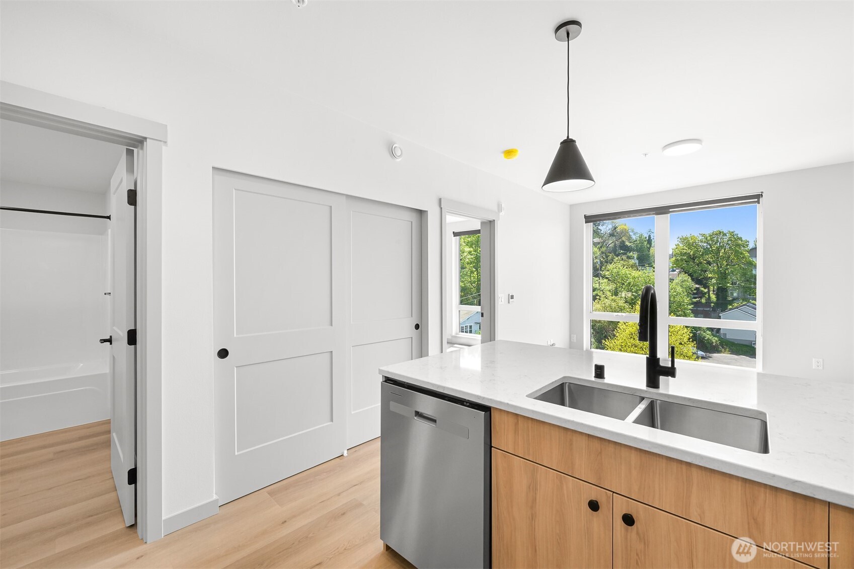 820 N State Street #611, Bellingham, WA 98225