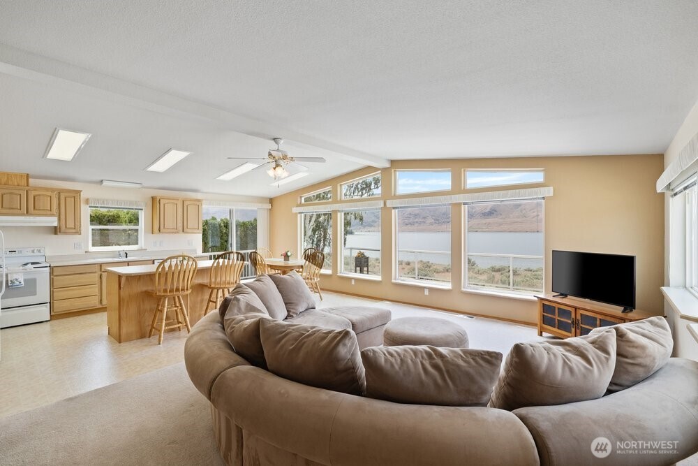 512 SW Island View , Mattawa, WA 99349