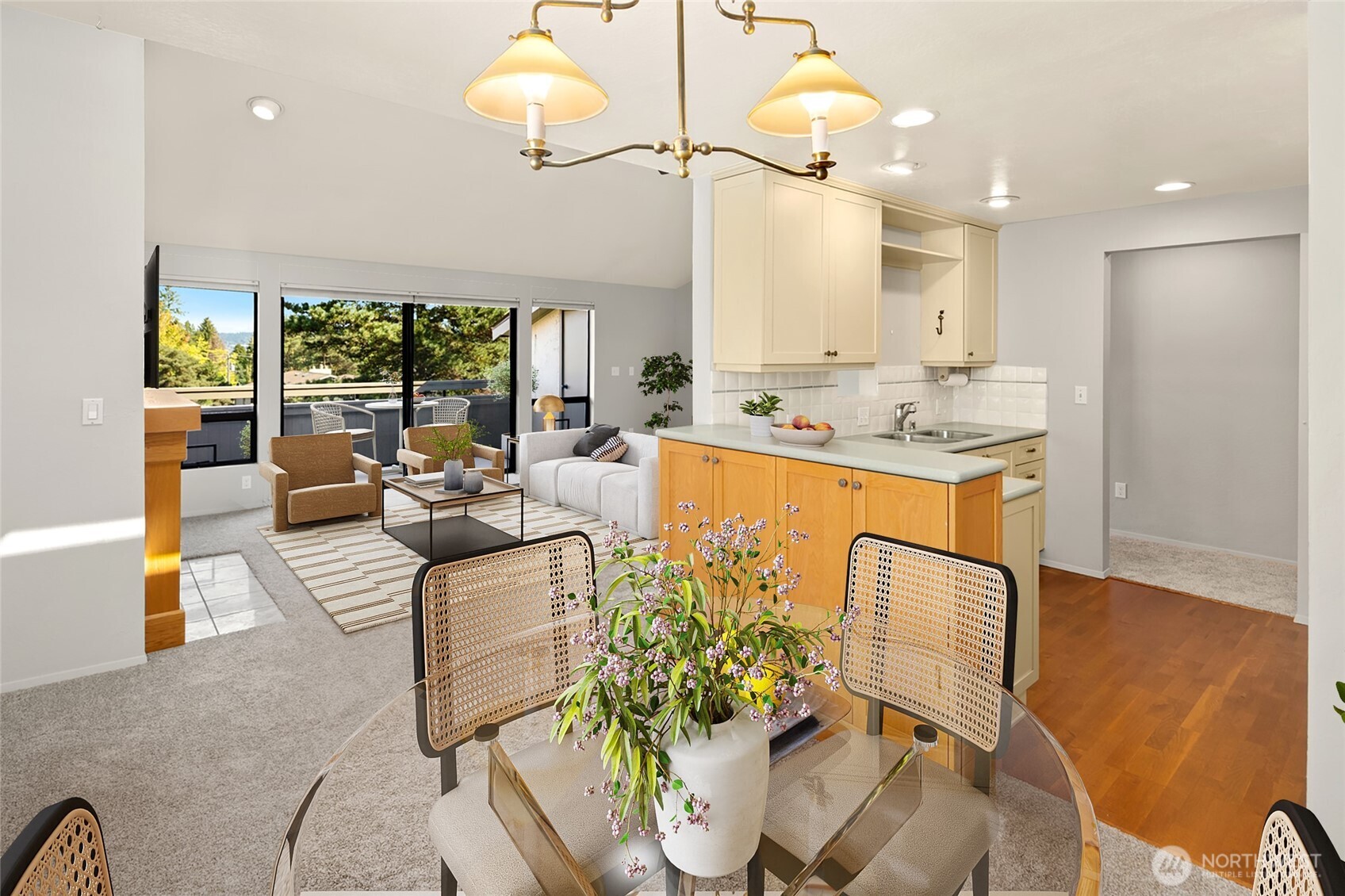 6652 Parkpoint Way NE #D-311, Seattle, WA 98115-7847
