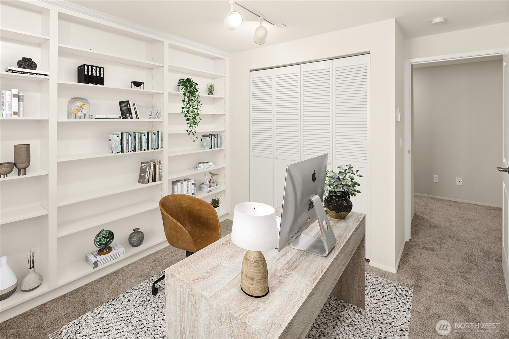 6652 Parkpoint Way NE #D-311, Seattle, WA 98115-7847