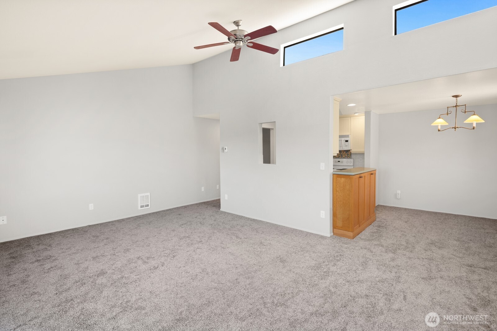 6652 Parkpoint Way NE #D-311, Seattle, WA 98115-7847