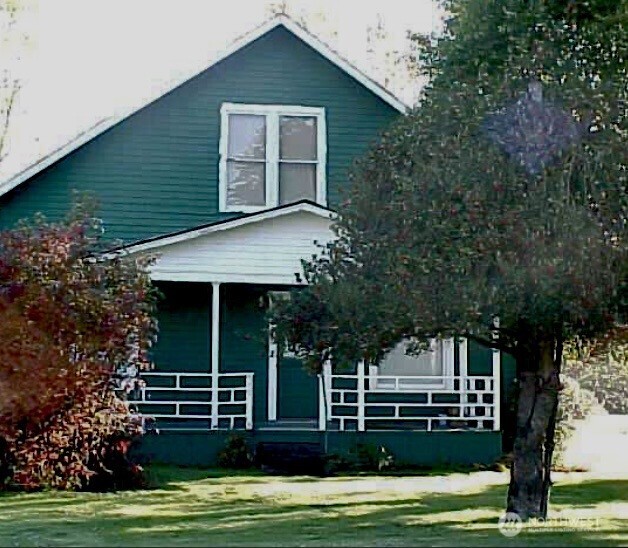 108 10th Street , Sultan, WA 98295