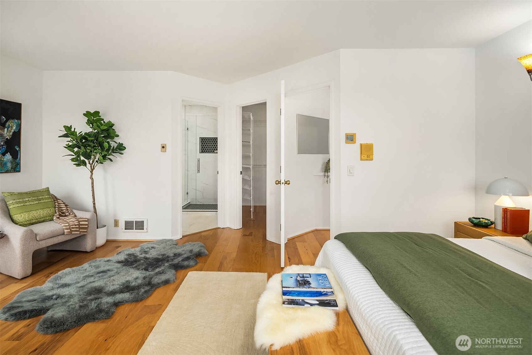 1106 18th Avenue , Seattle, WA 98122