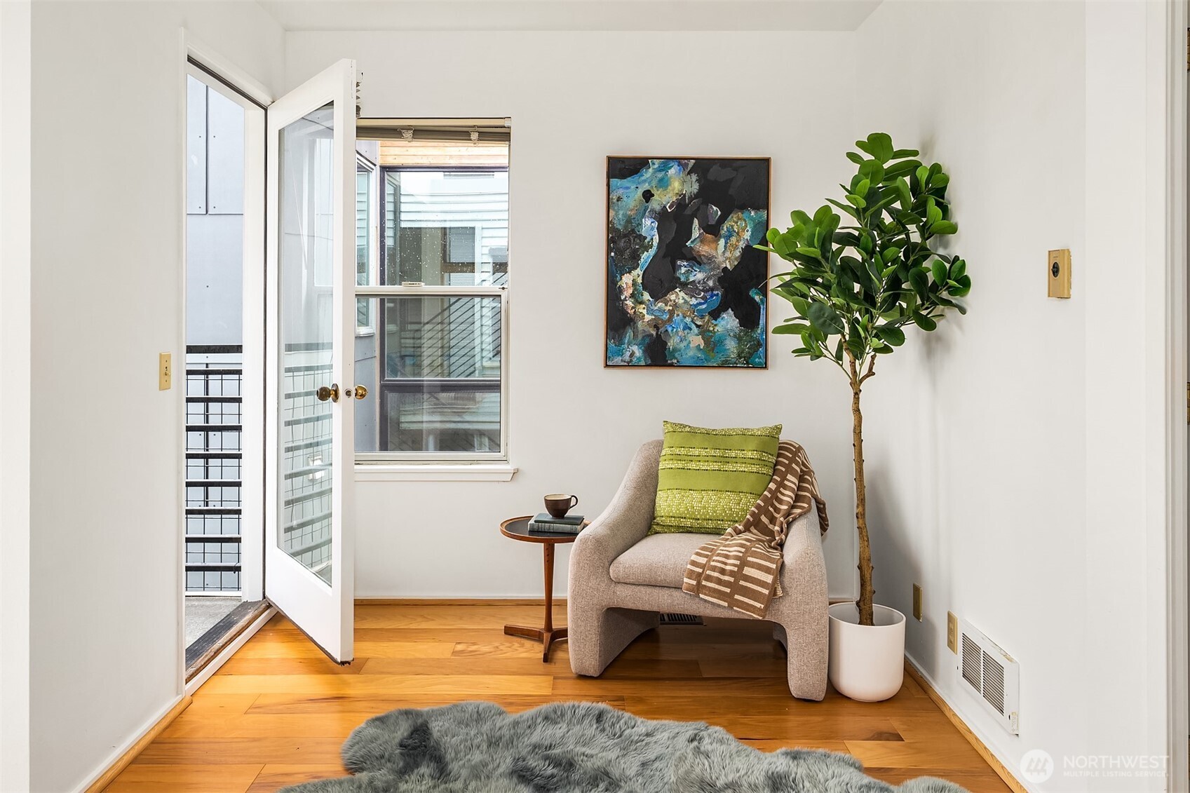1106 18th Avenue , Seattle, WA 98122