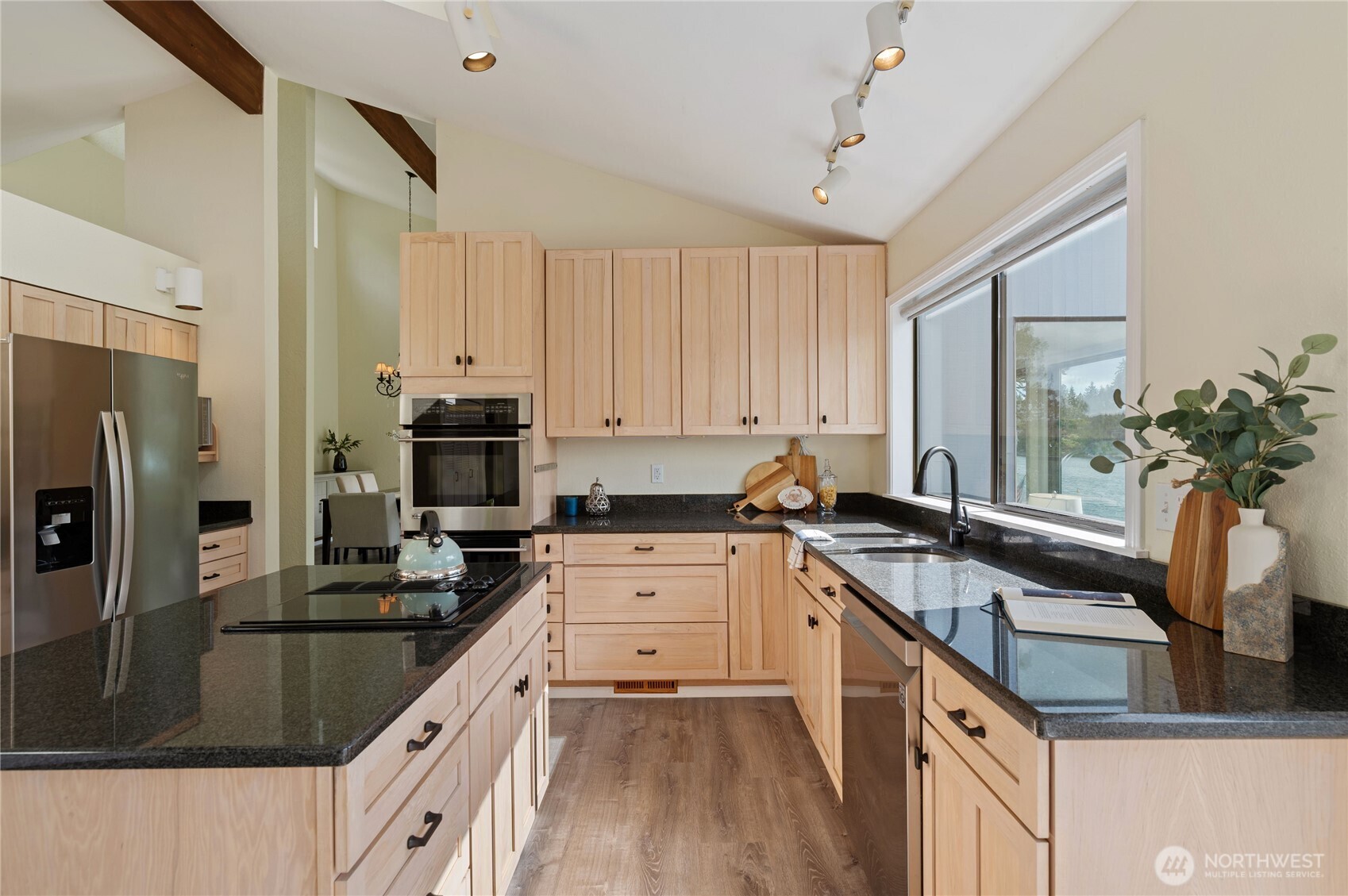 4610 Marine View Place , Bremerton, WA 98312