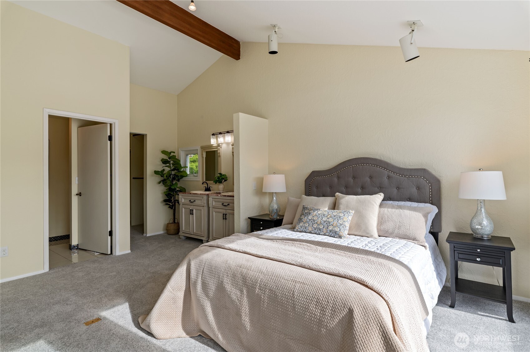 4610 Marine View Place , Bremerton, WA 98312