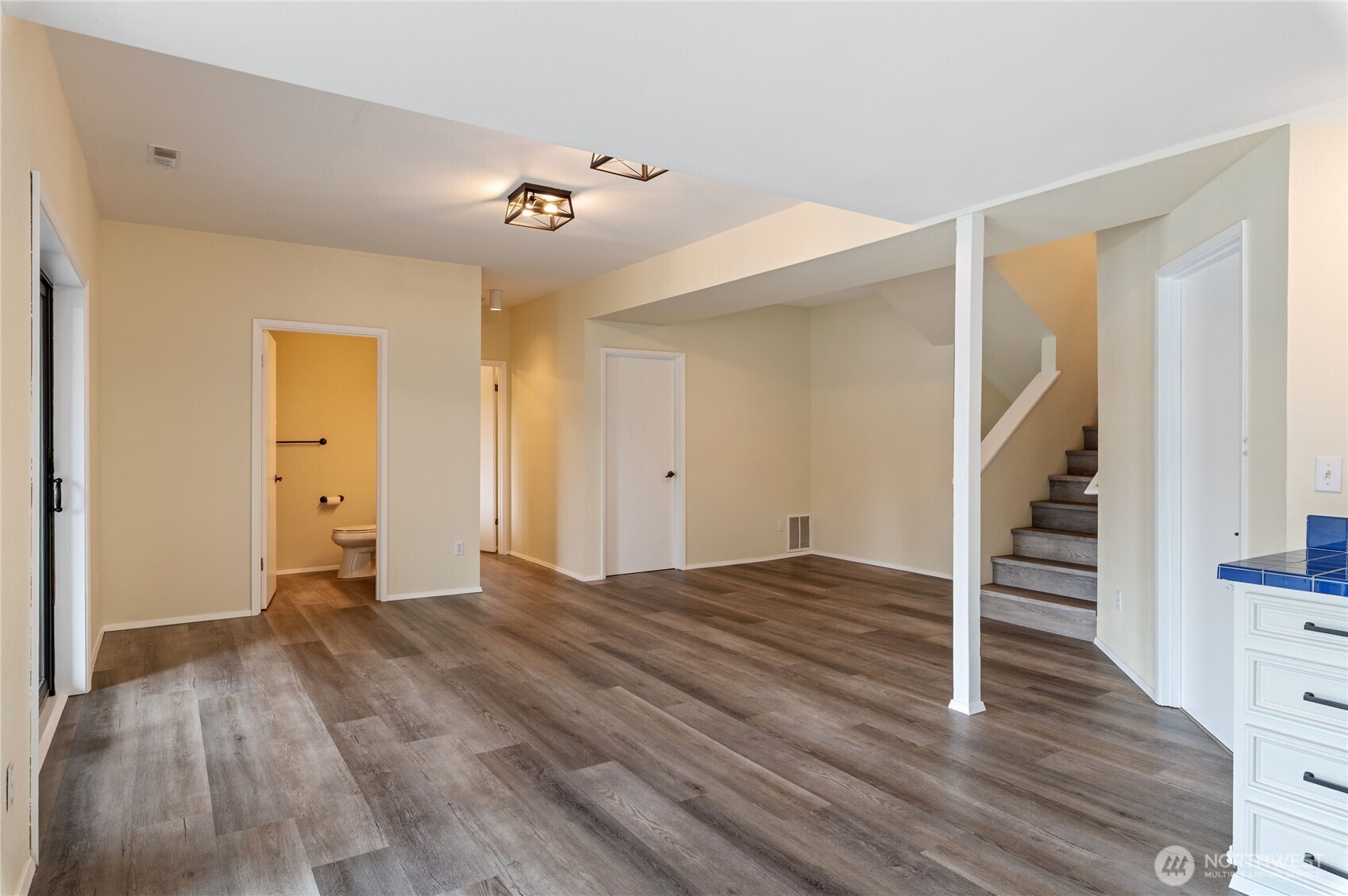 4610 Marine View Place , Bremerton, WA 98312