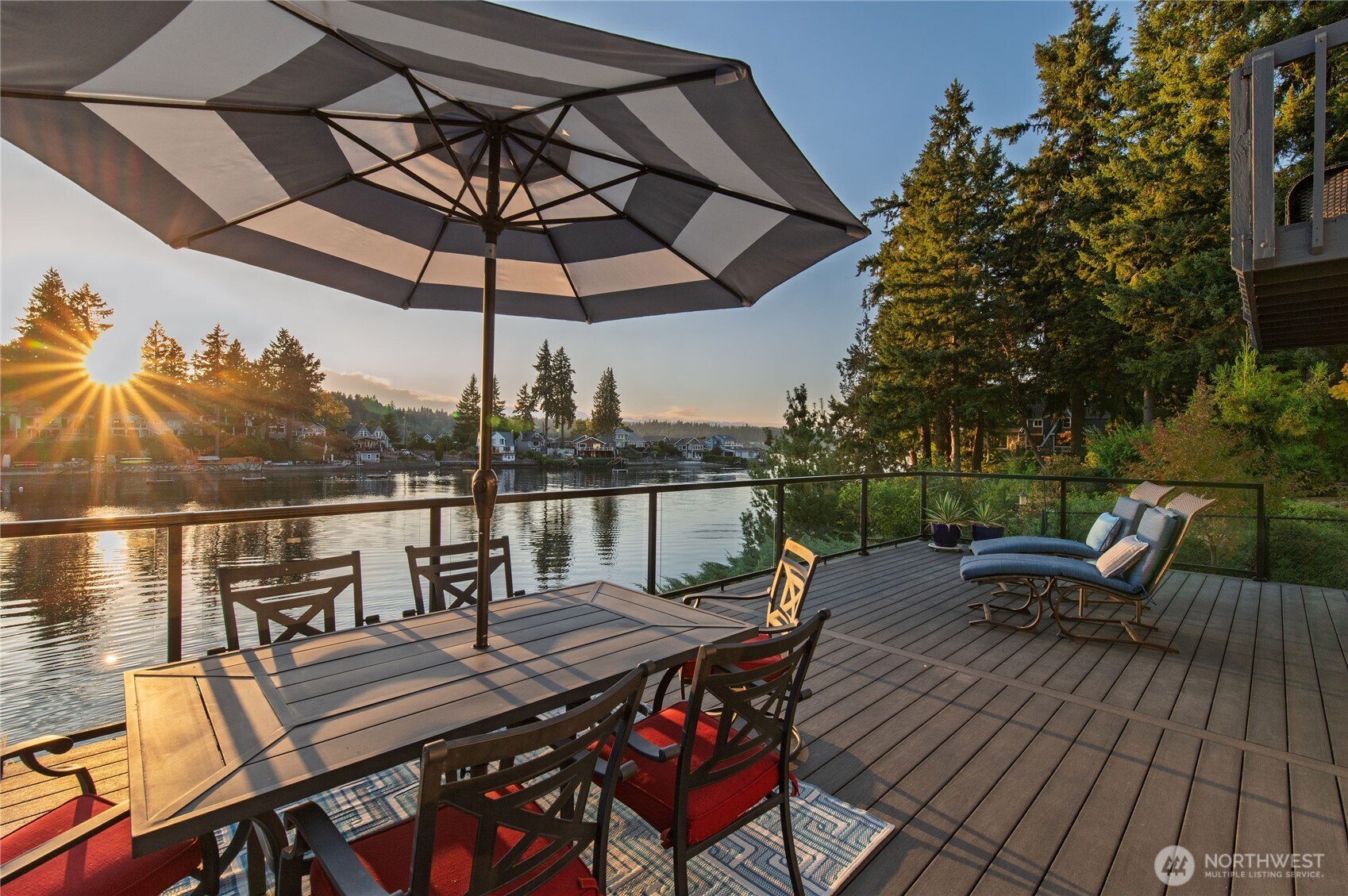 4610 Marine View Place , Bremerton, WA 98312