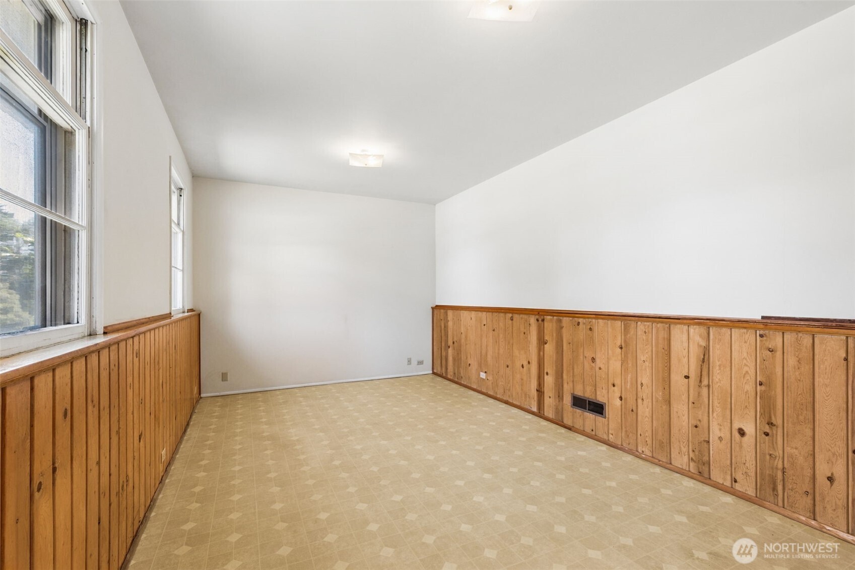 14205 11th Avenue SW, Burien, WA 98166