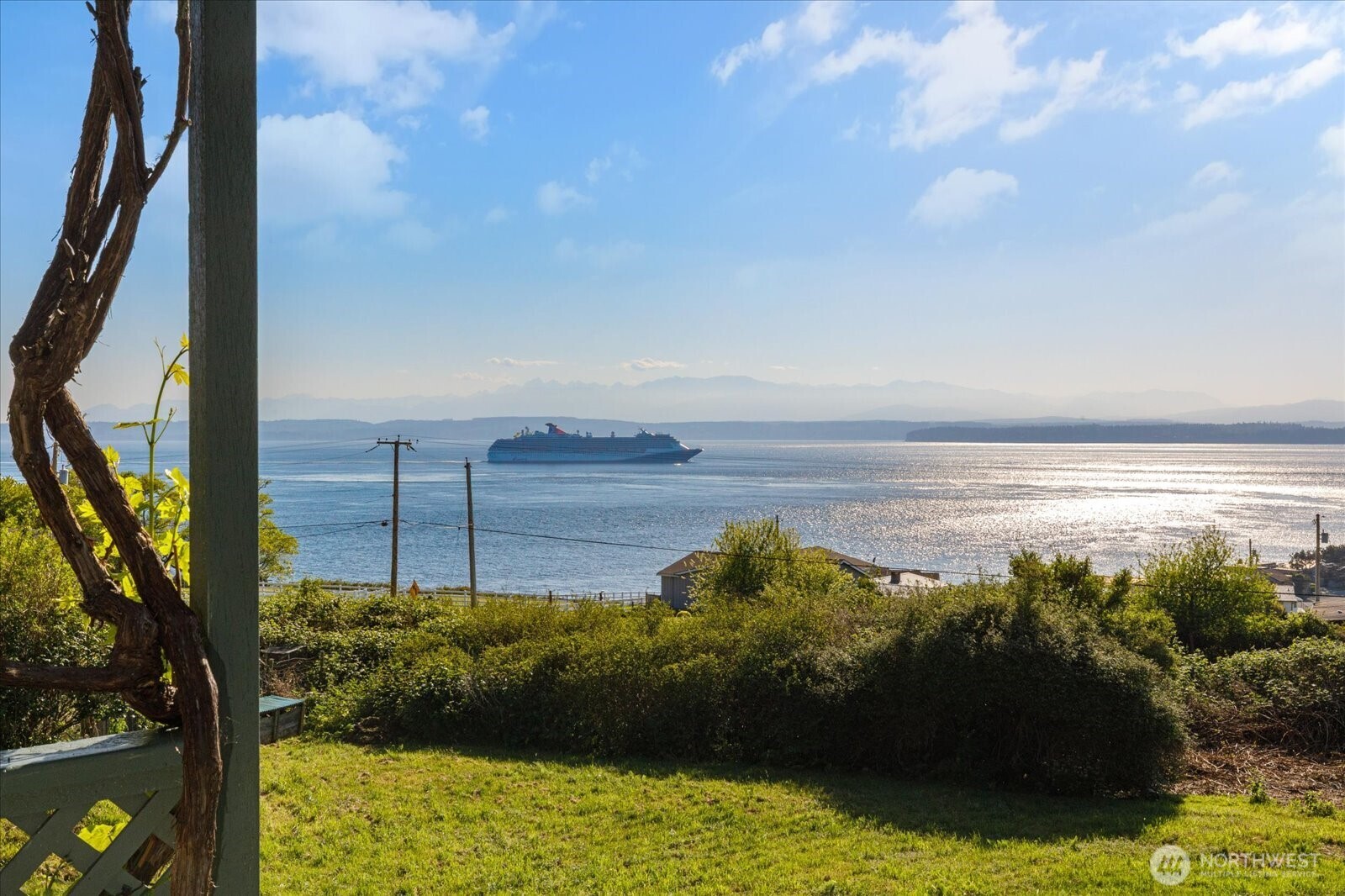 321 Windantide Place , Freeland, WA 98249