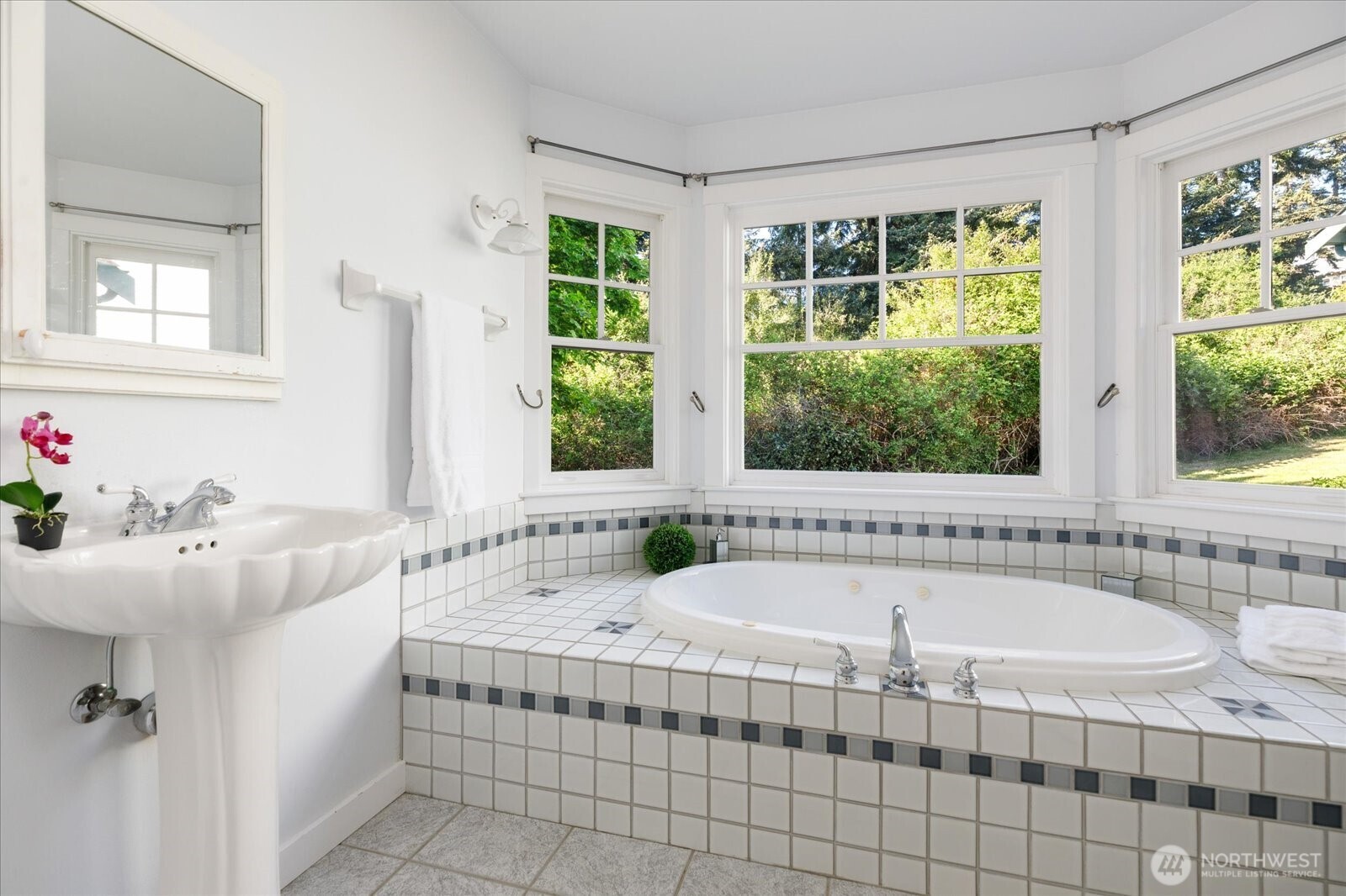 321 Windantide Place , Freeland, WA 98249