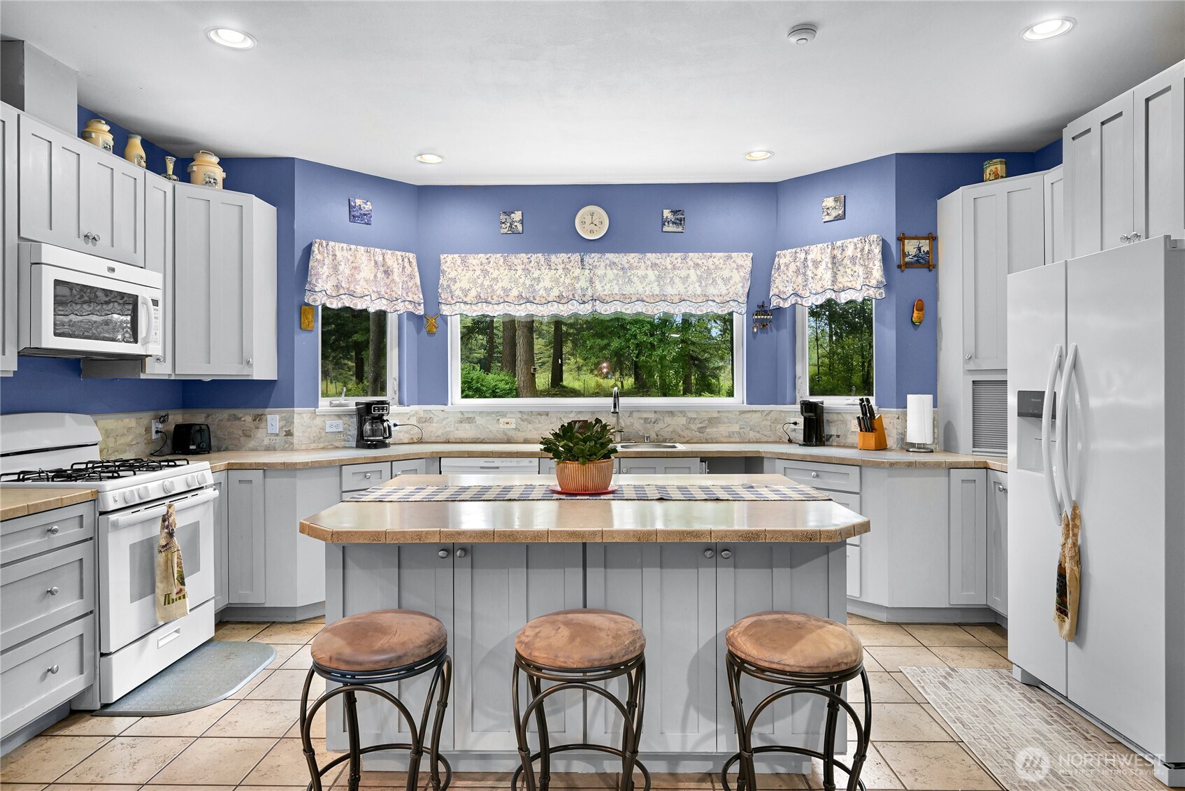 9954 Peace Road , Blaine, WA 98230