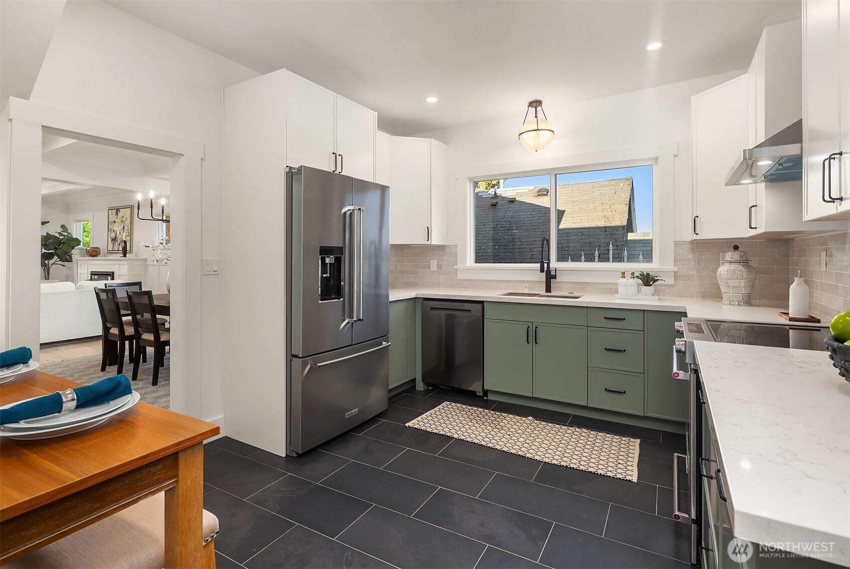 317 NE 58th Street , Seattle, WA 98105