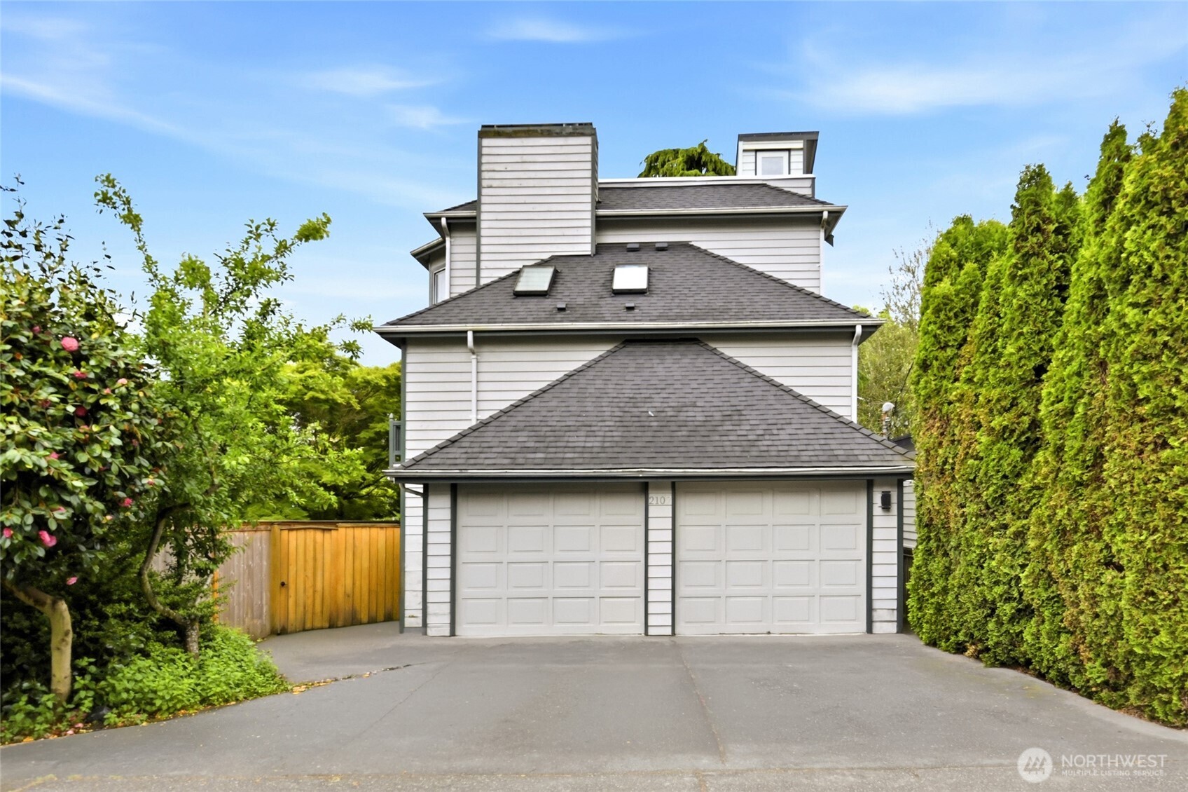 2107 N 63rd Street , Seattle, WA 98103