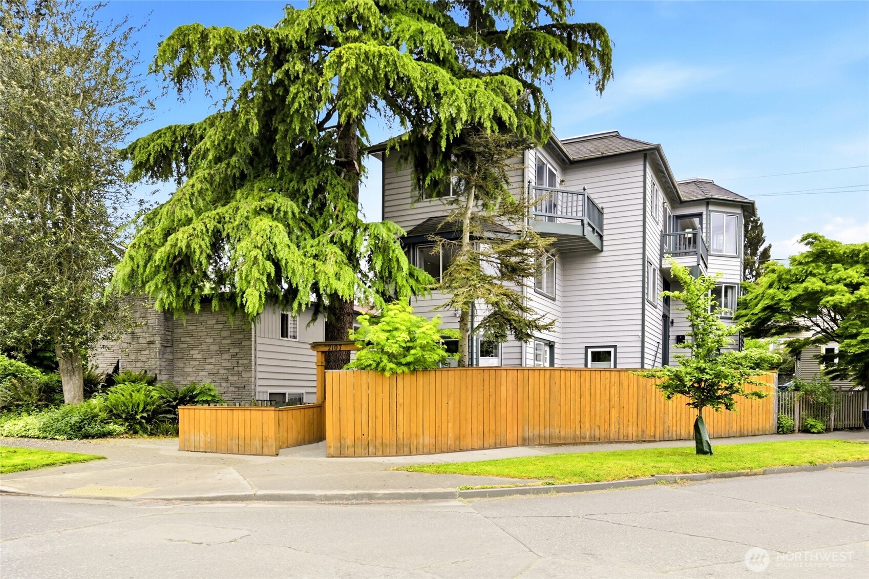 2107 N 63rd Street , Seattle, WA 98103