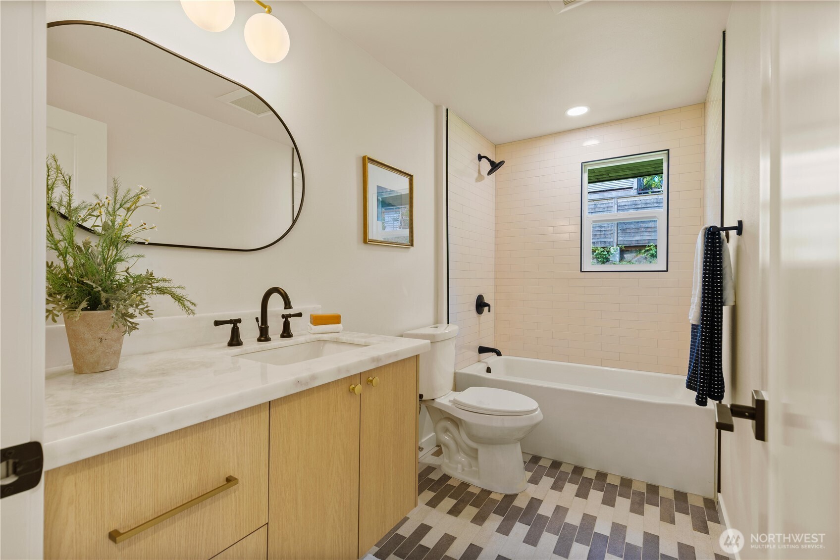 5106 S Graham Street , Seattle, WA 98118
