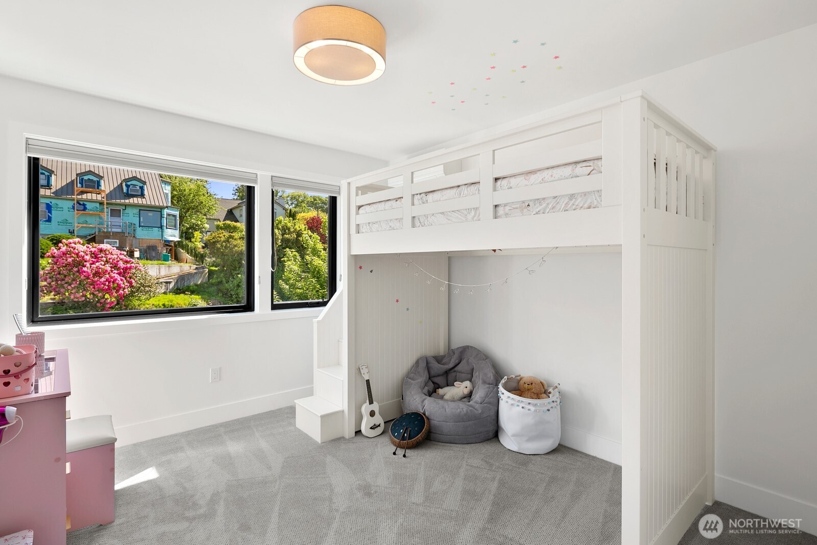 728 W Etruria Street , Seattle, WA 98119