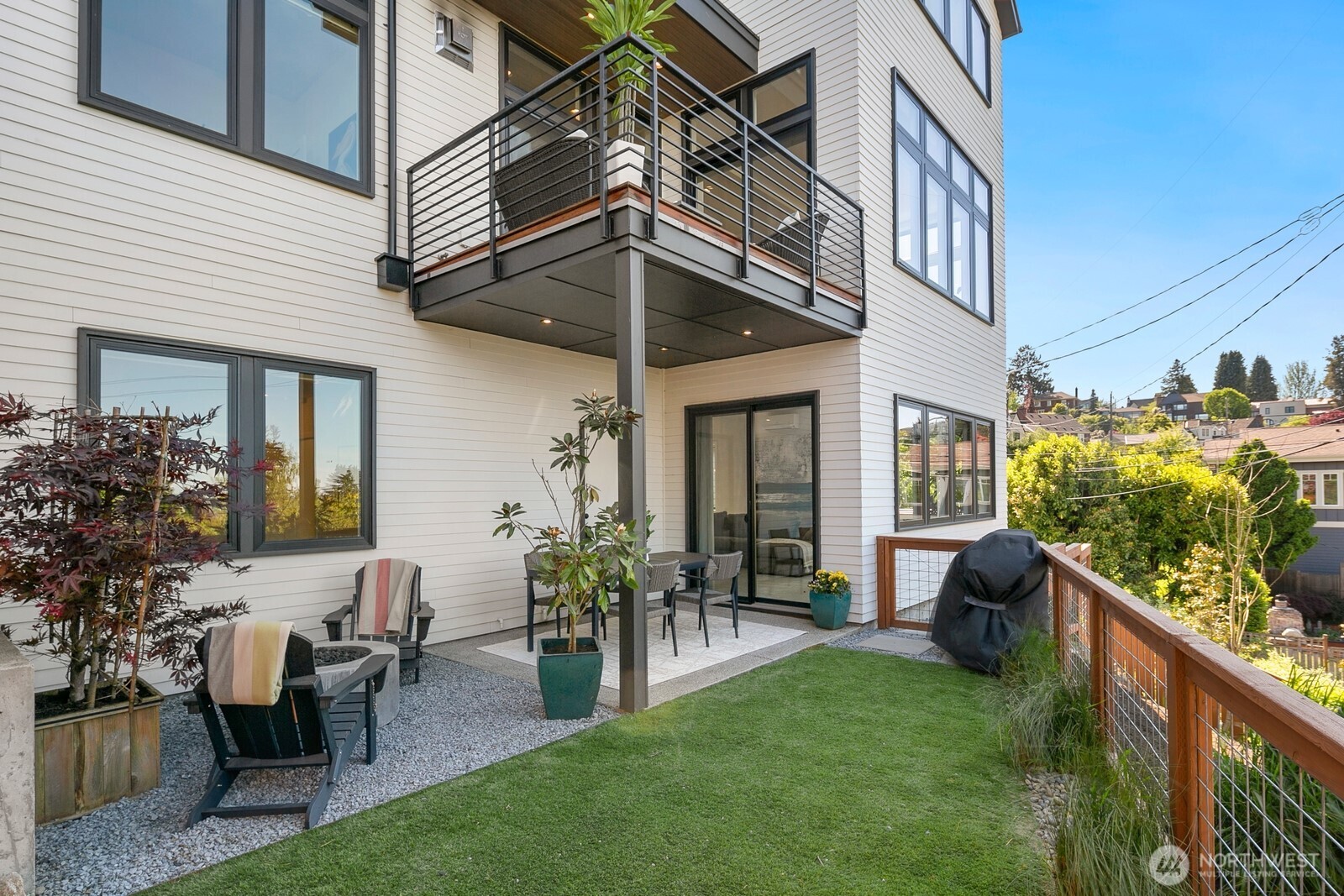 728 W Etruria Street , Seattle, WA 98119
