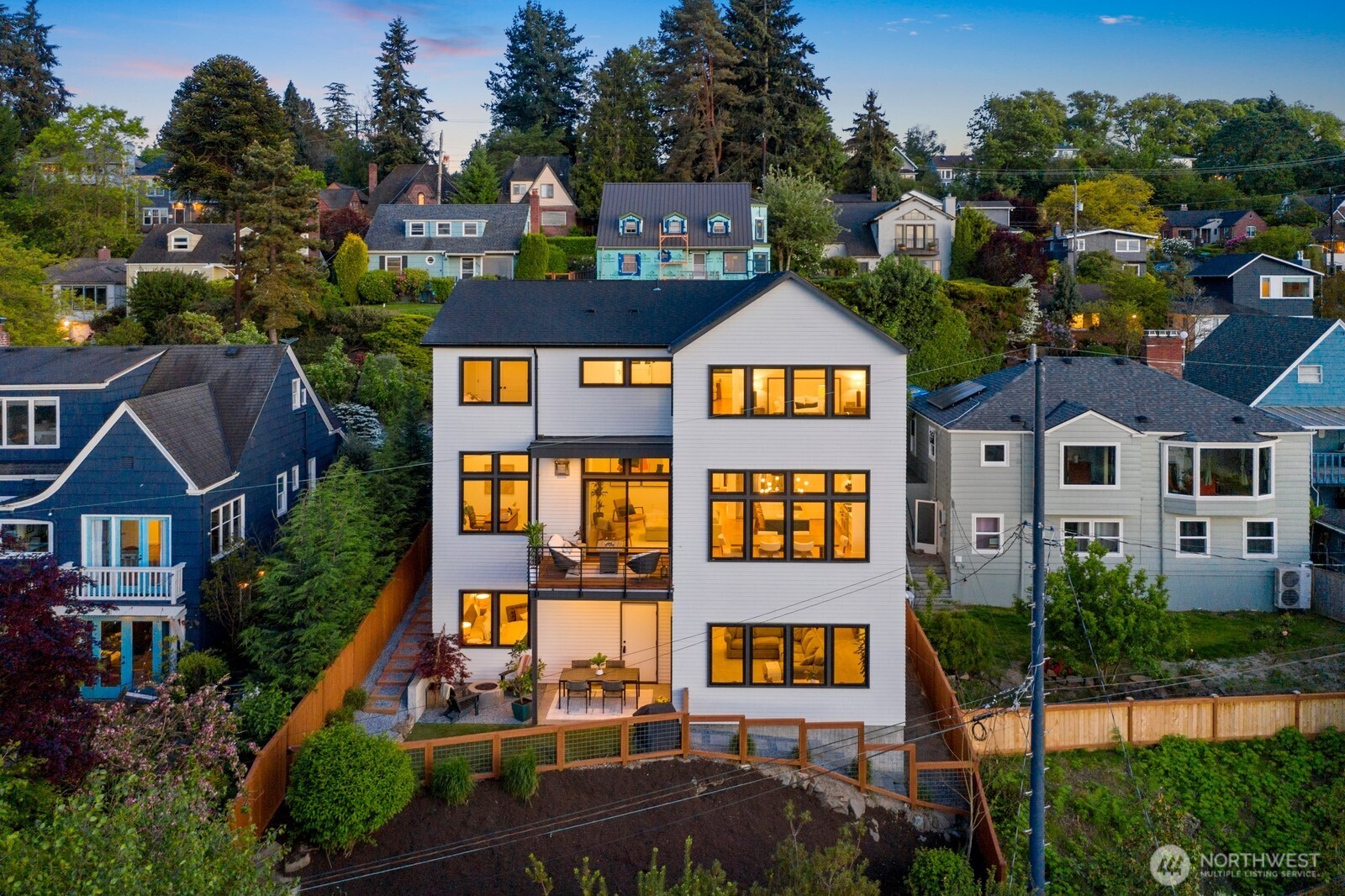 728 W Etruria Street , Seattle, WA 98119