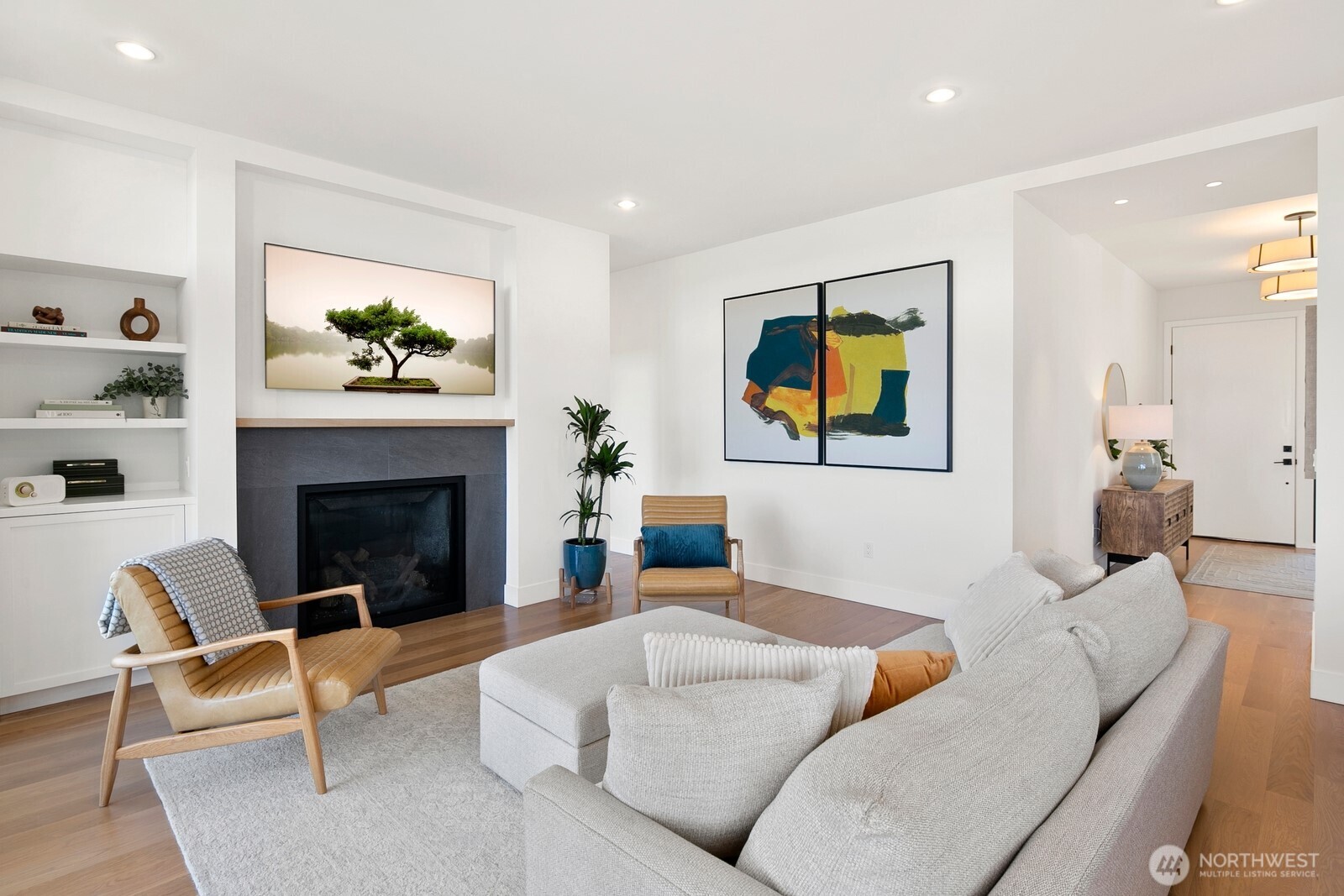 728 W Etruria Street , Seattle, WA 98119