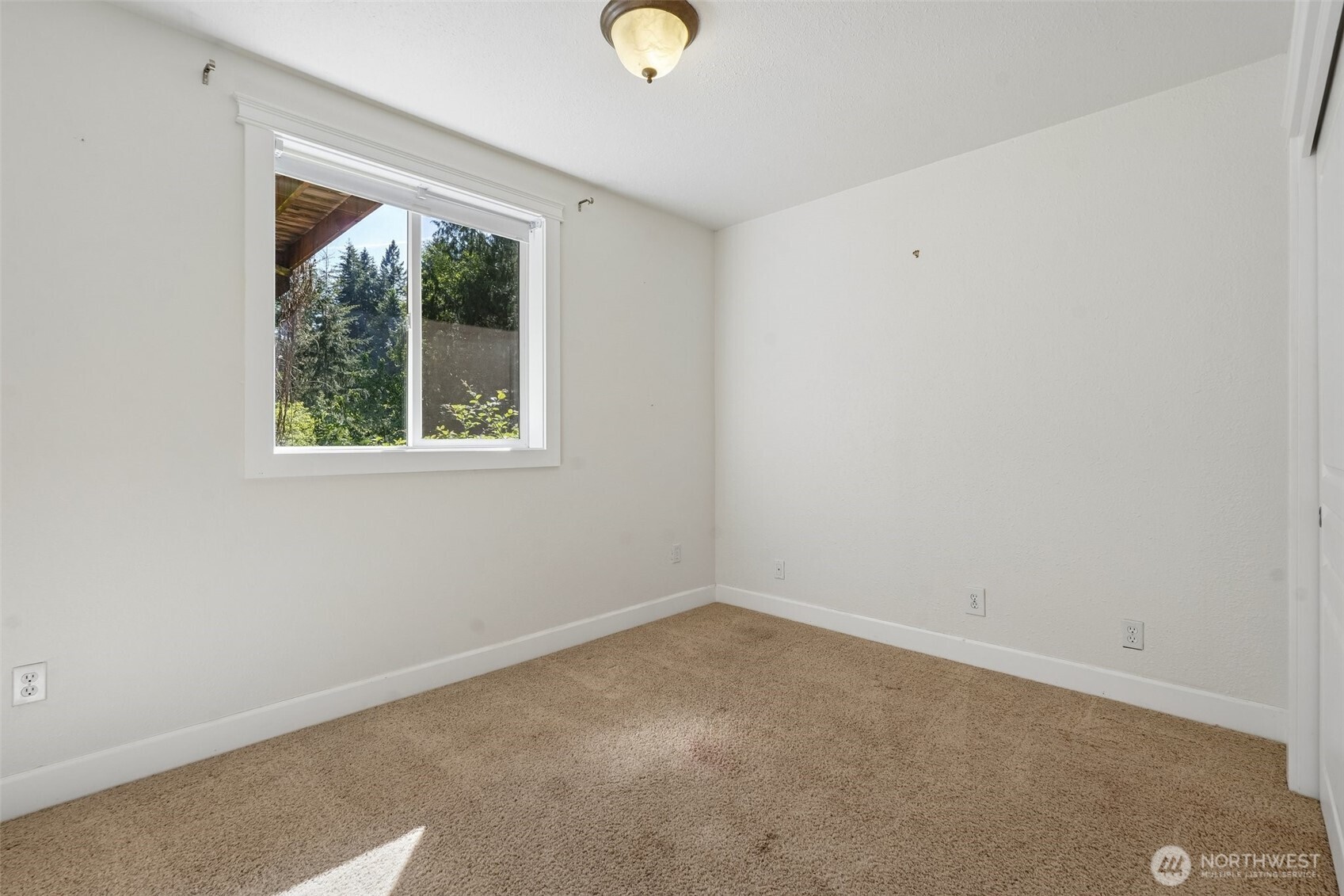 215 NE 386th Street , Woodland, WA 98674