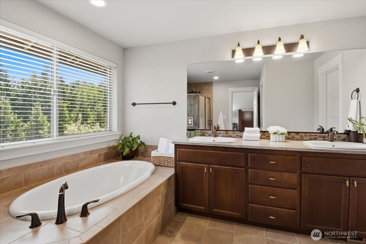 13601 96th Avenue E, Puyallup, WA 98373