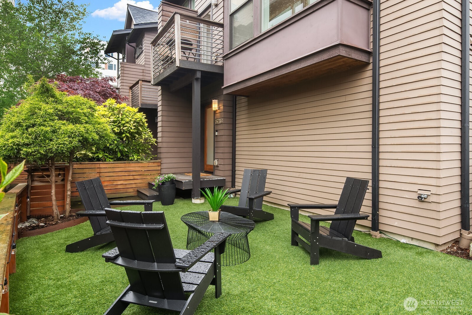 5713 20th Avenue NW, Seattle, WA 98107