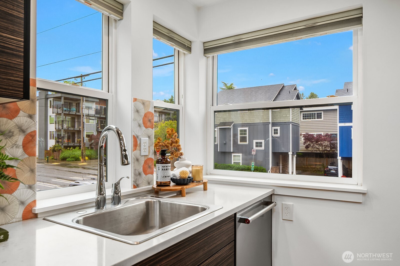 5713 20th Avenue NW, Seattle, WA 98107