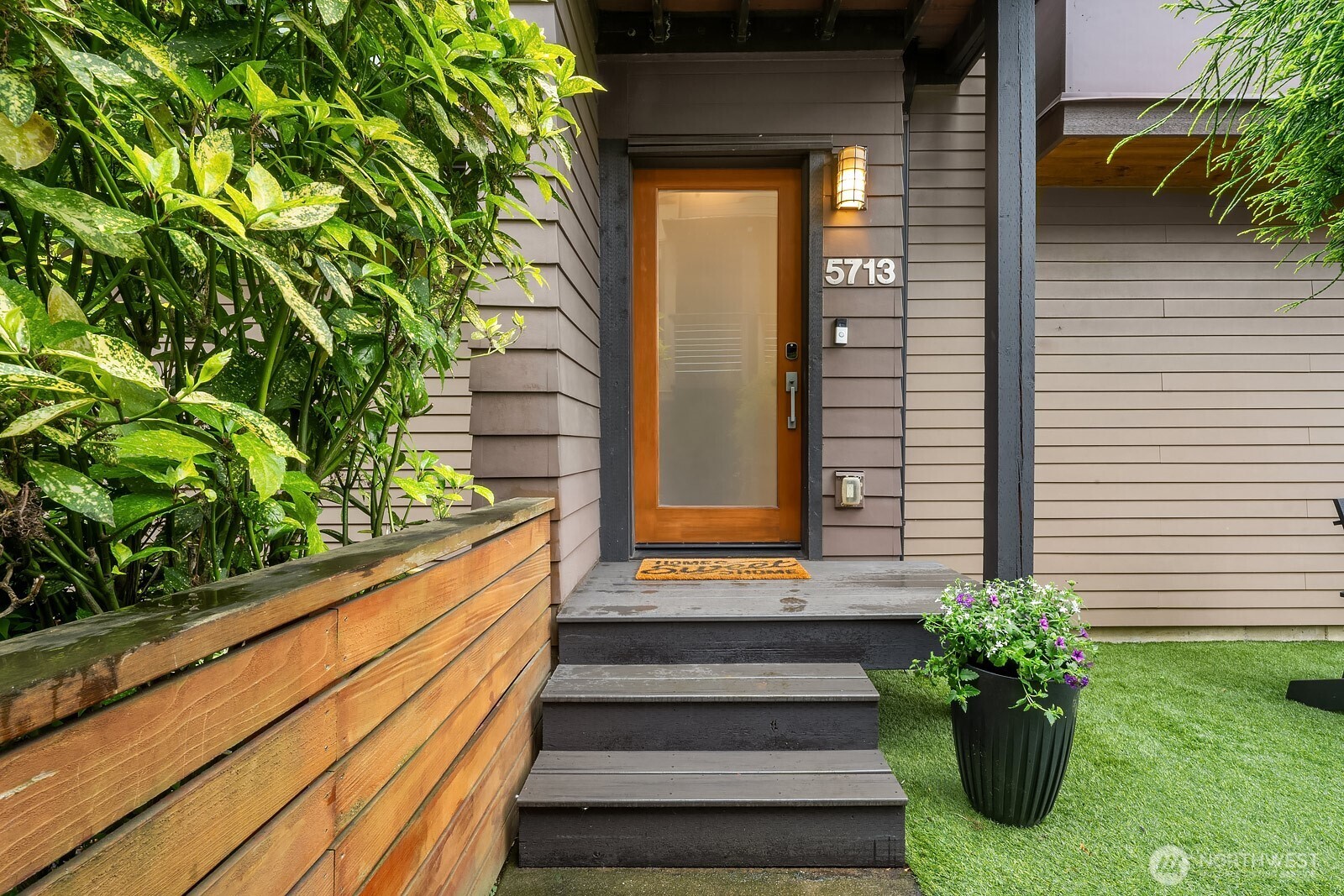 5713 20th Avenue NW, Seattle, WA 98107