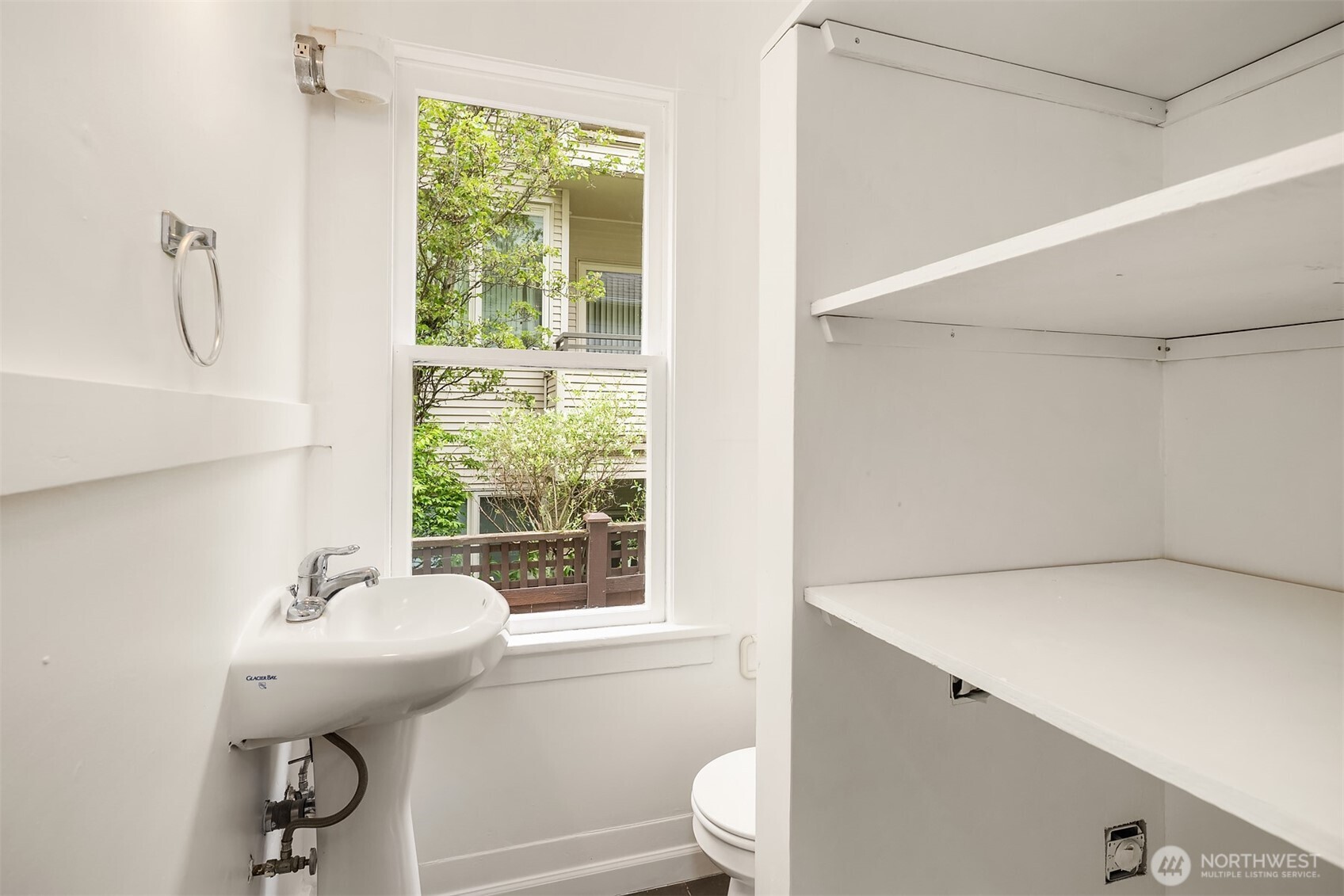 2031 Eastlake Avenue E, Seattle, WA 98102