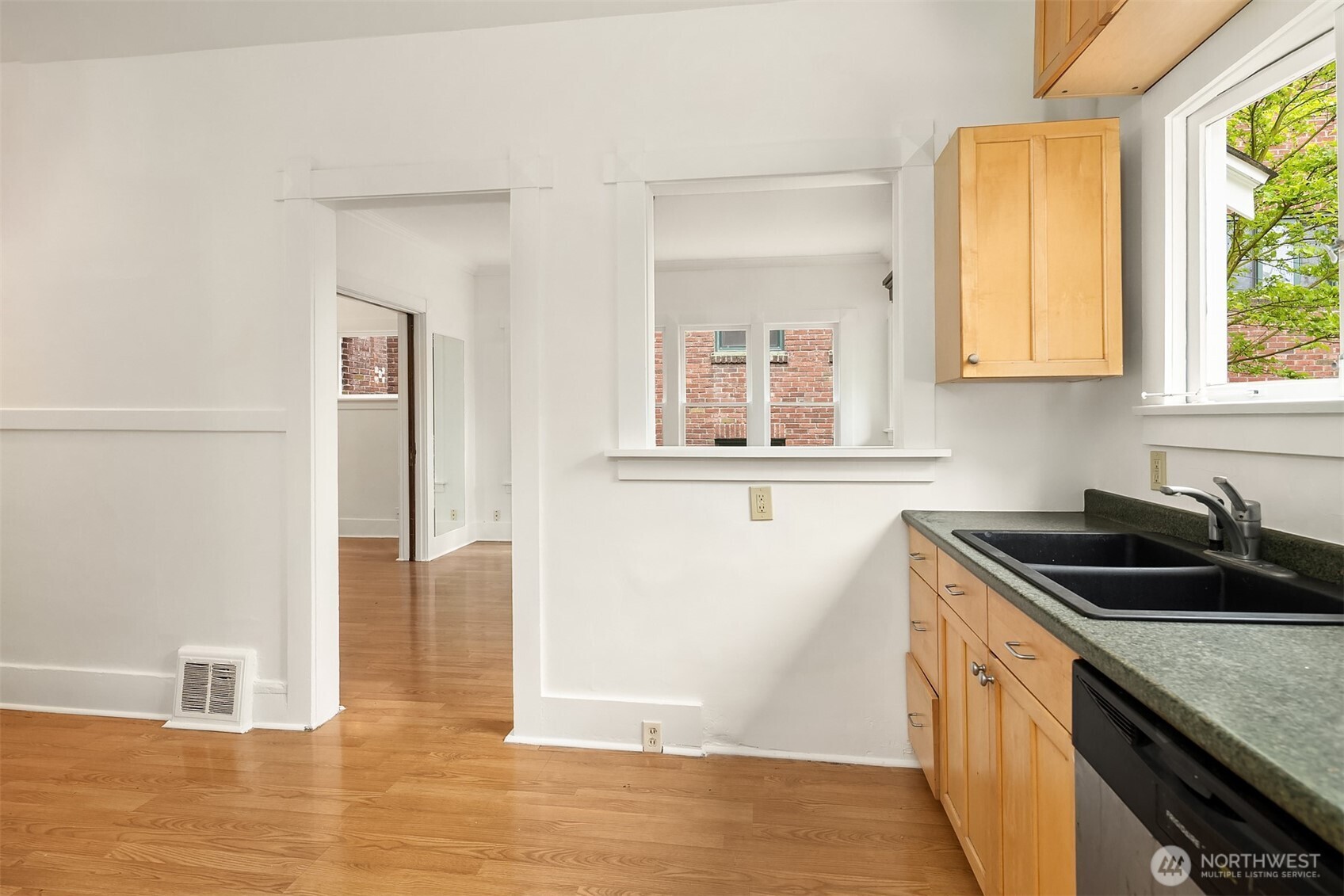 2031 Eastlake Avenue E, Seattle, WA 98102