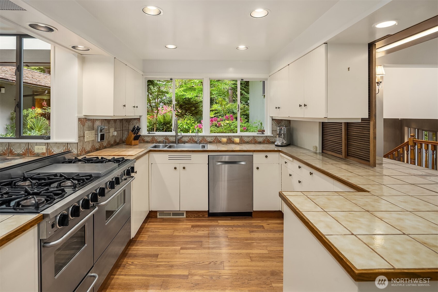 114 NW Highland Drive , Shoreline, WA 98177