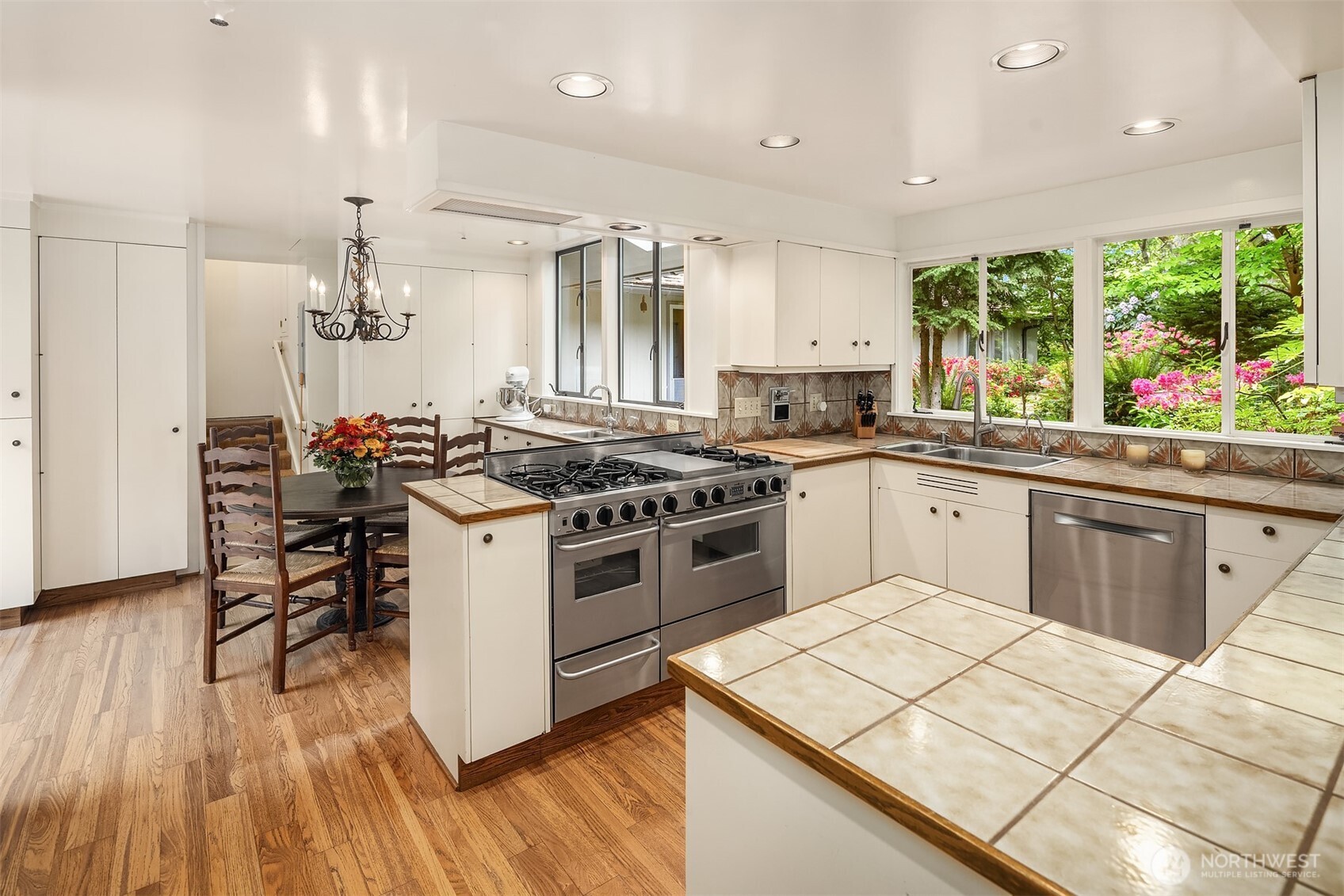 114 NW Highland Drive , Shoreline, WA 98177