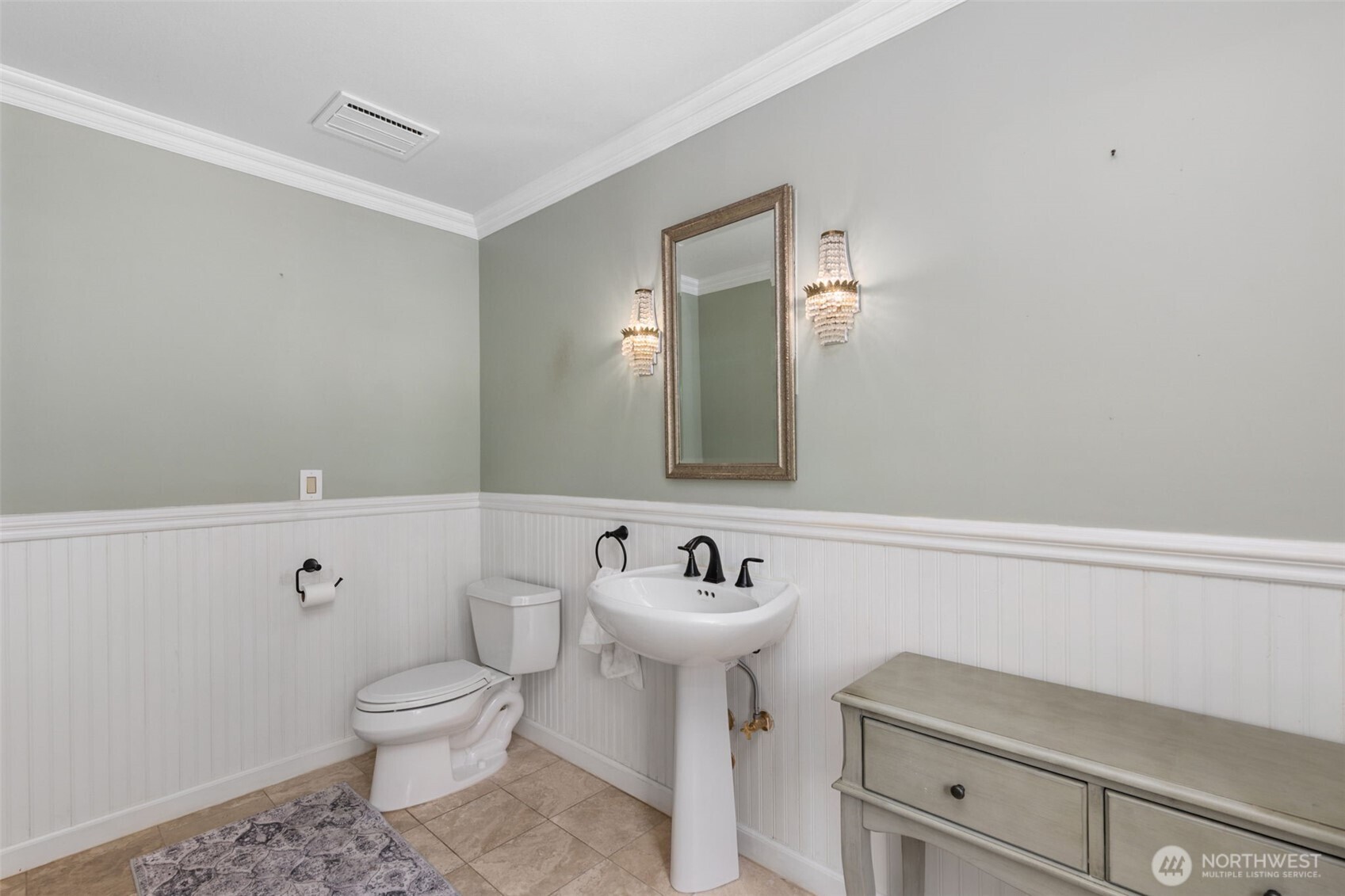 16530 76th Avenue W, Edmonds, WA 98026