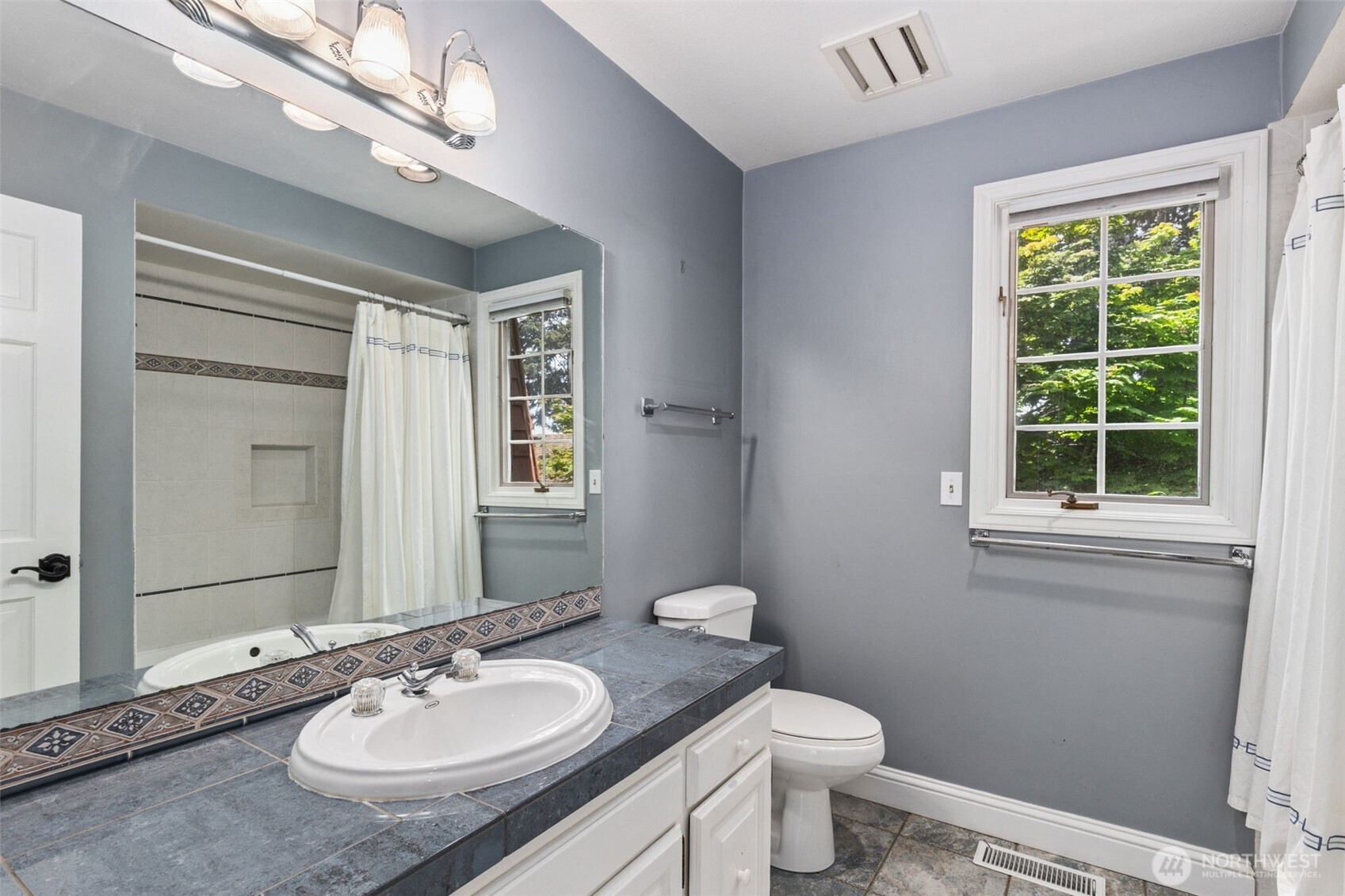 16530 76th Avenue W, Edmonds, WA 98026