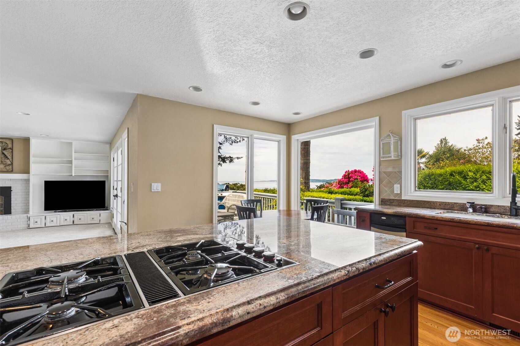 16530 76th Avenue W, Edmonds, WA 98026