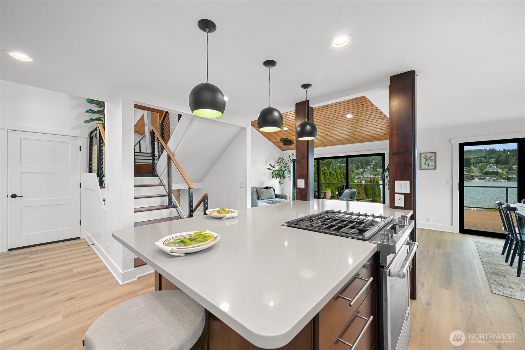 718 Poplar Drive , Bellingham, WA 98226