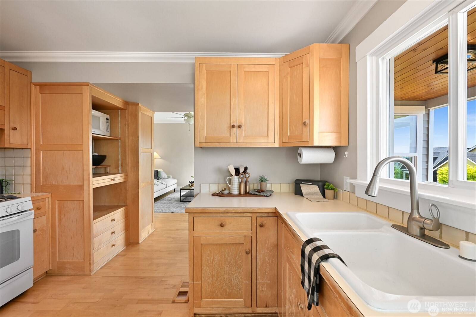 809 12th Street , Bellingham, WA 98225