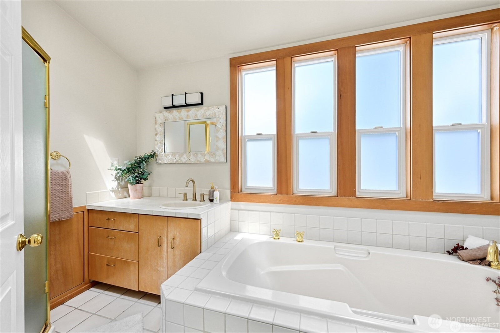 809 12th Street , Bellingham, WA 98225